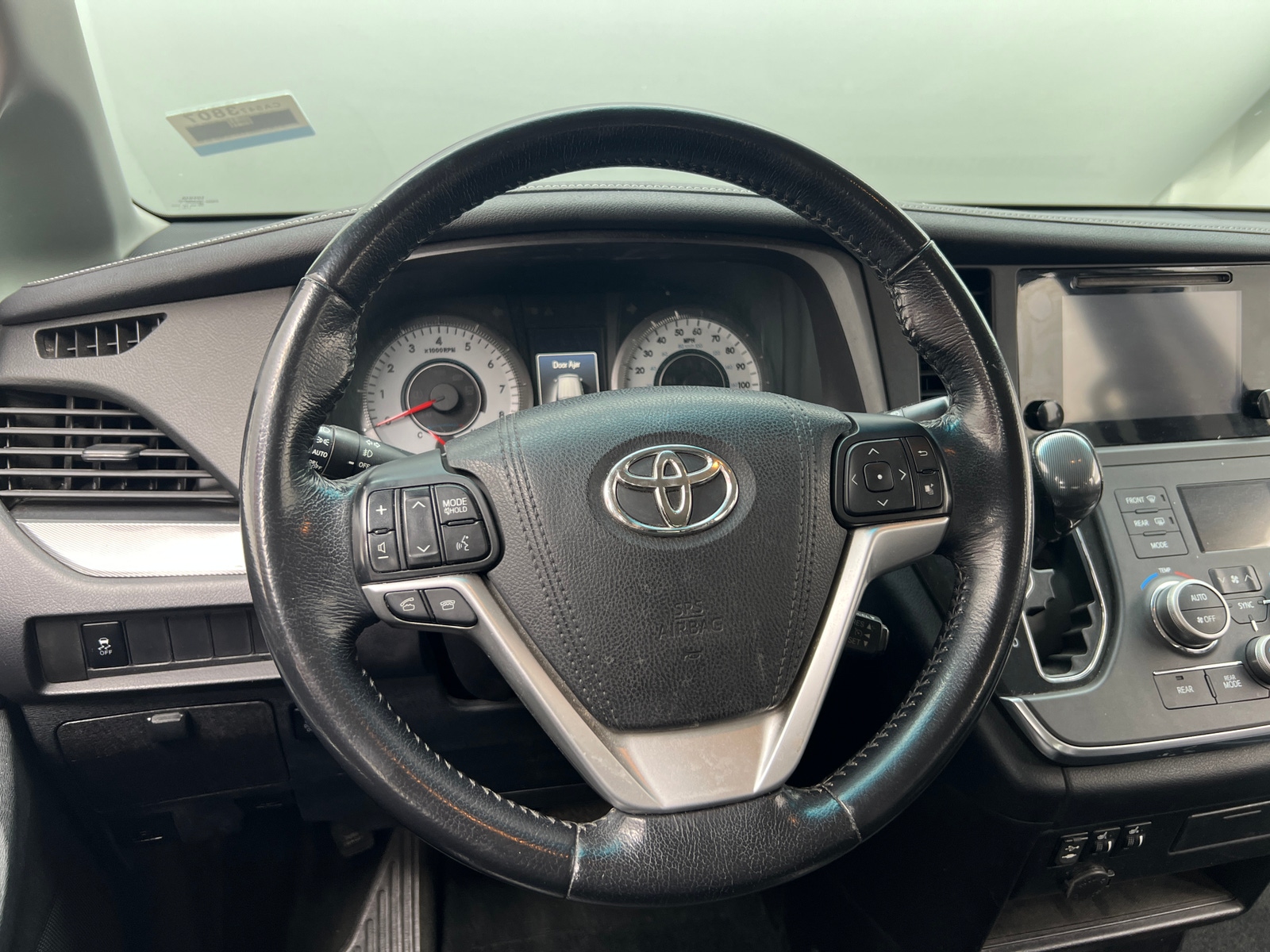 Thumbnail: 2015 Toyota Sienna - 5