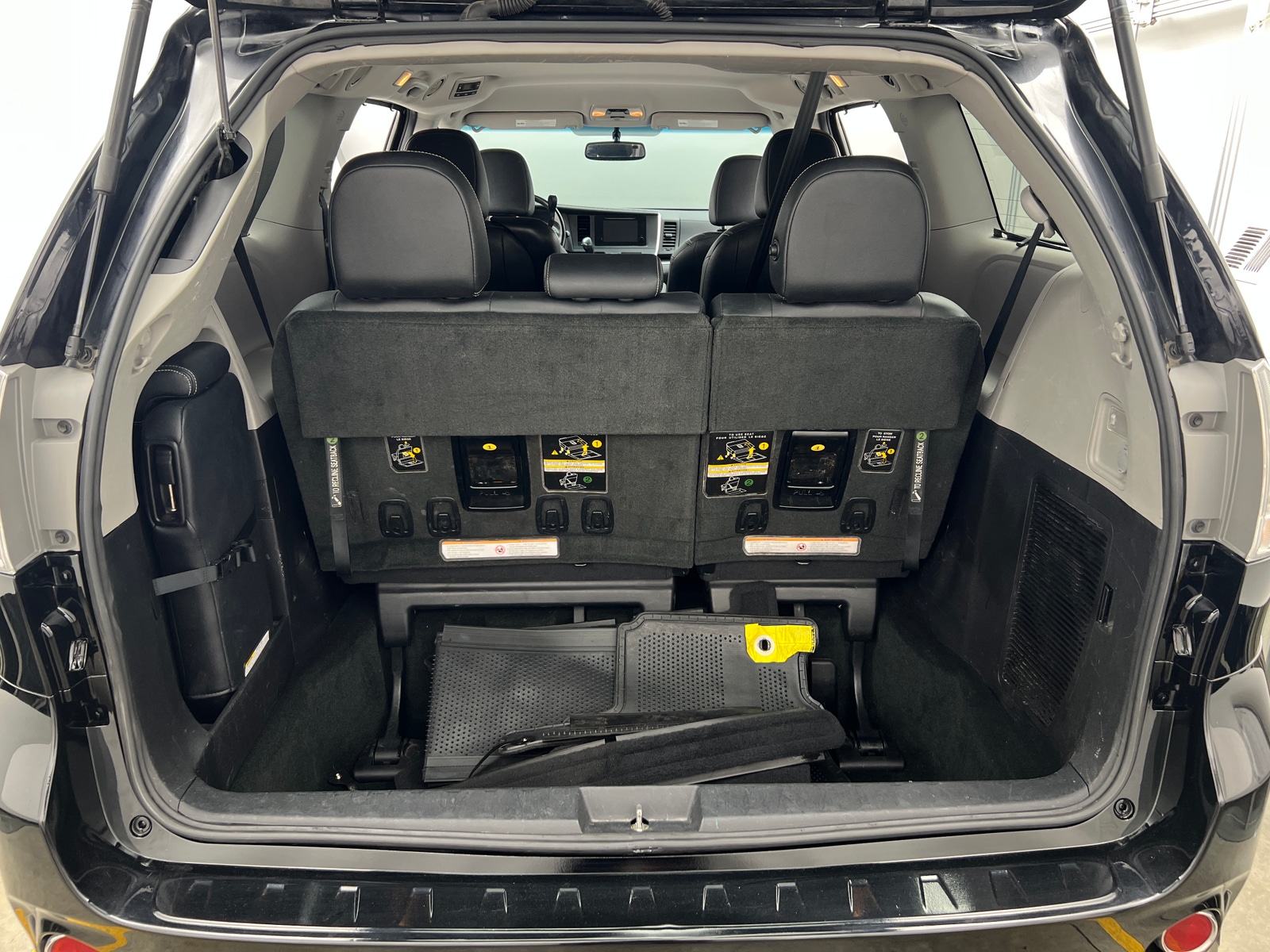 Thumbnail: 2015 Toyota Sienna - 7