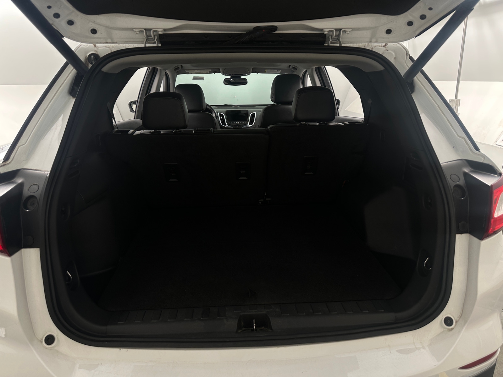Thumbnail: 2021 Chevrolet Equinox - 6