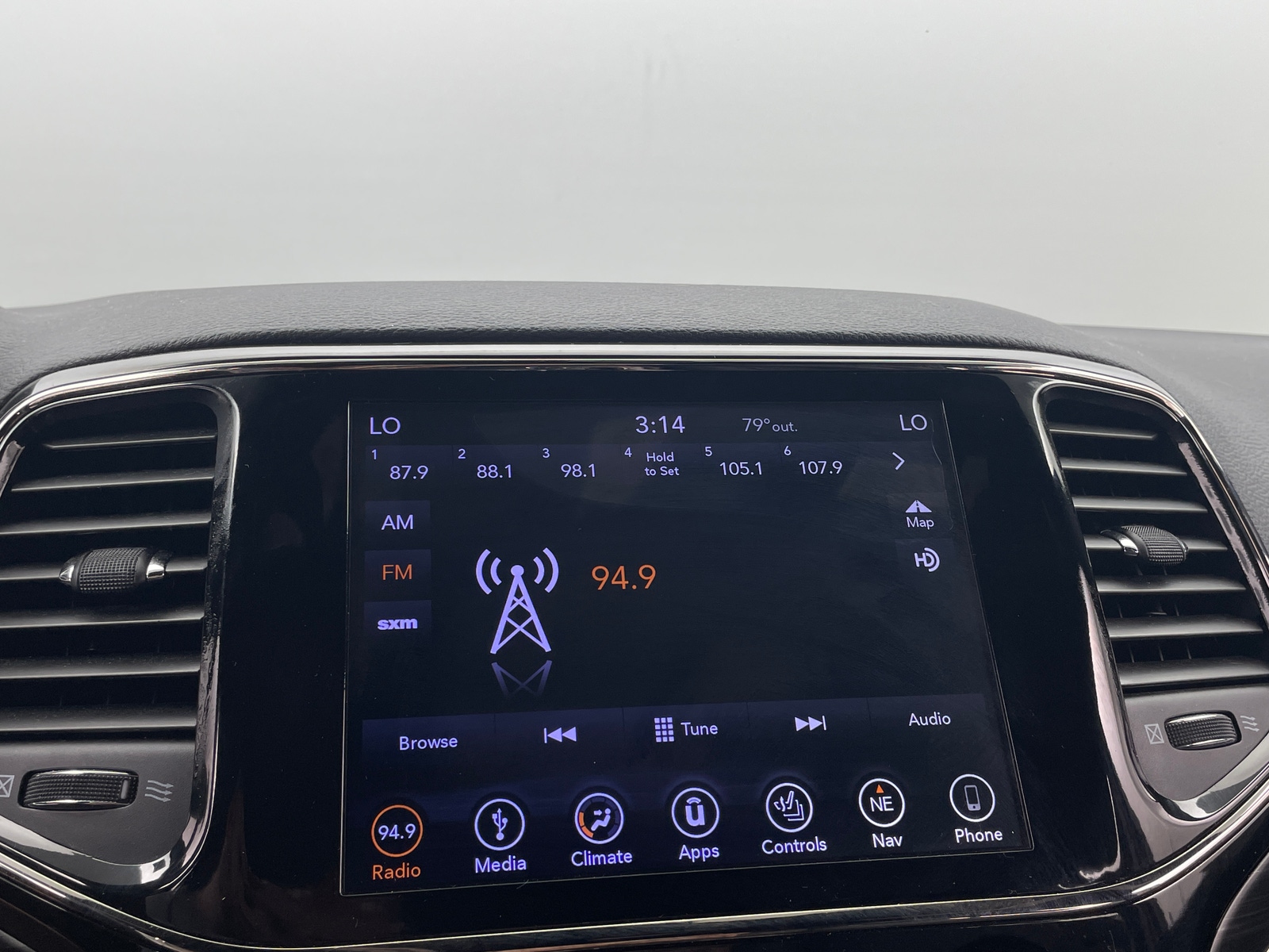 Thumbnail: 2019 Jeep Grand Cherokee - 3