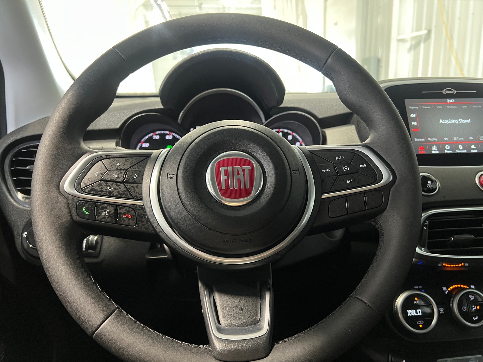Thumbnail: 2023 Fiat 500X - 5
