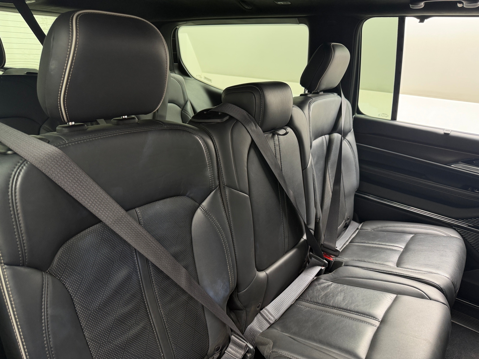 Thumbnail: 2023 Jeep Grand Wagoneer - 5