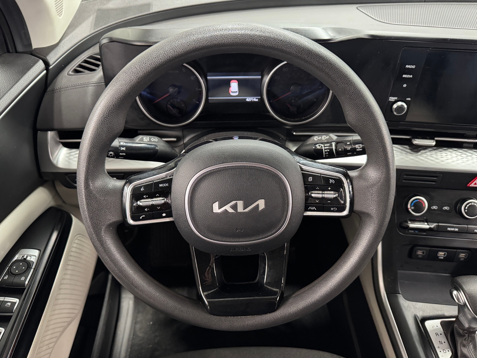 Thumbnail: 2024 Kia Carnival - 5