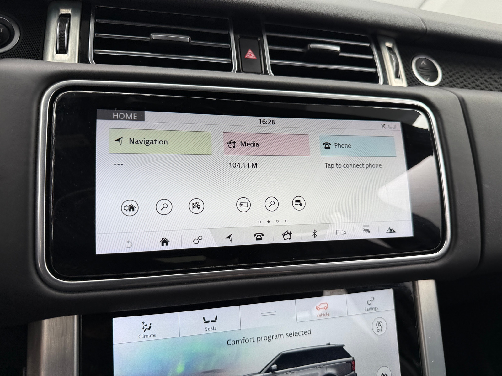 Thumbnail: 2019 Land Rover Range Rover - 3