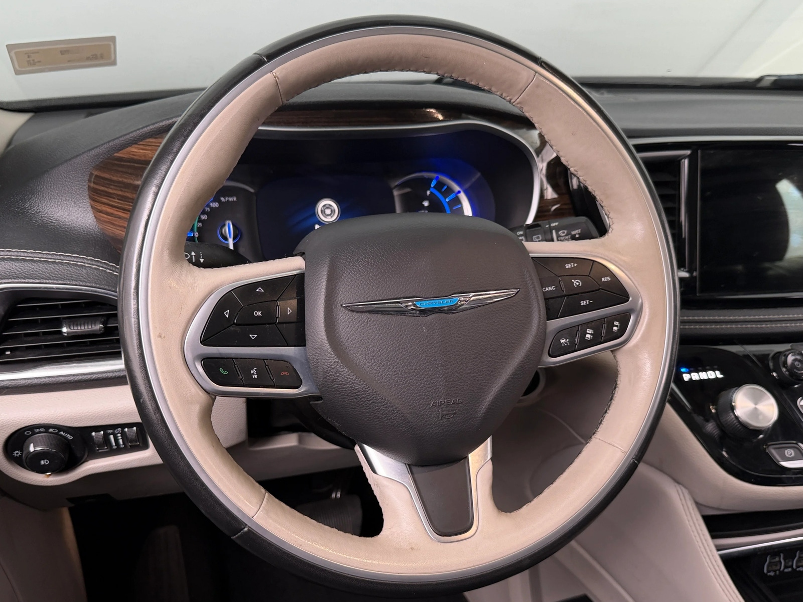 Thumbnail: 2021 Chrysler Pacifica - 4