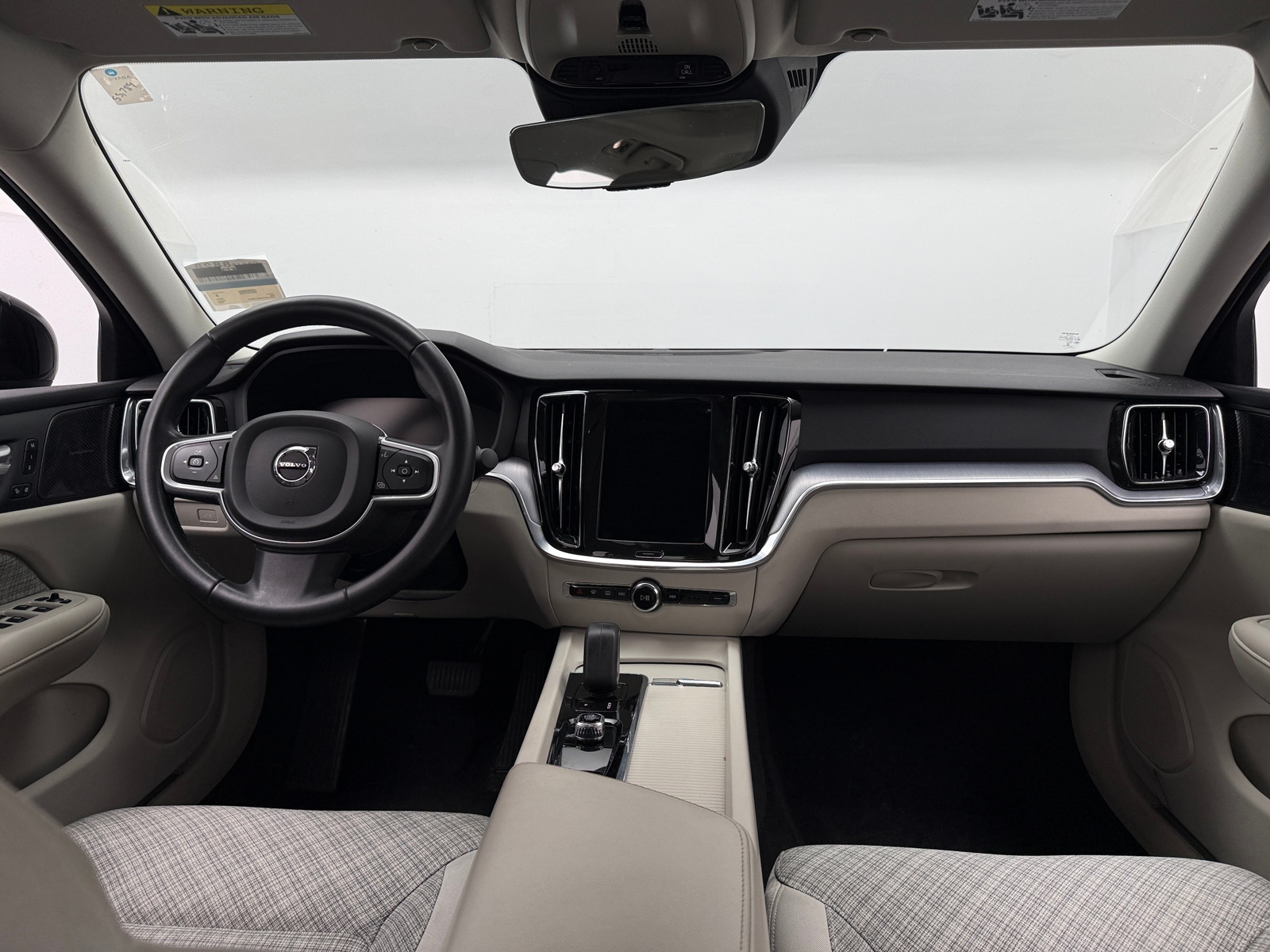 Thumbnail: 2022 Volvo S60 - 2