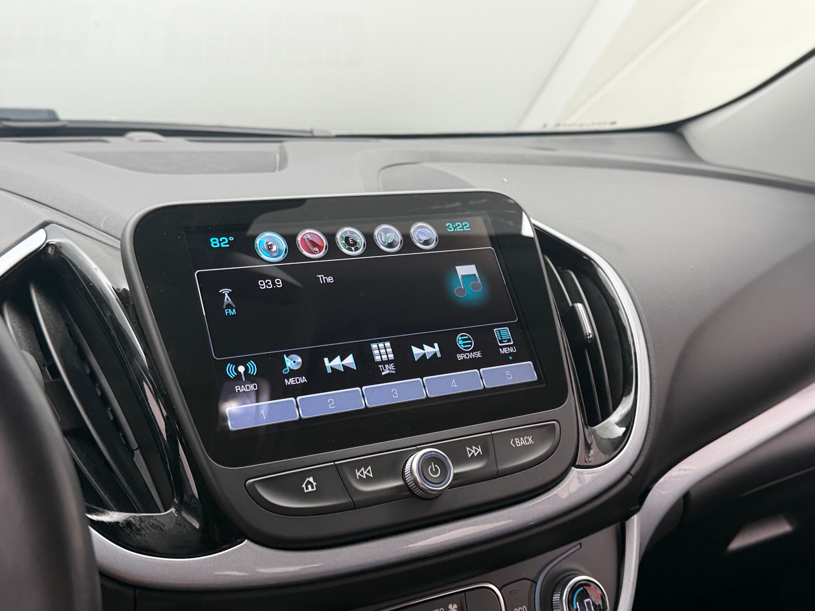 Thumbnail: 2017 Chevrolet Volt - 4