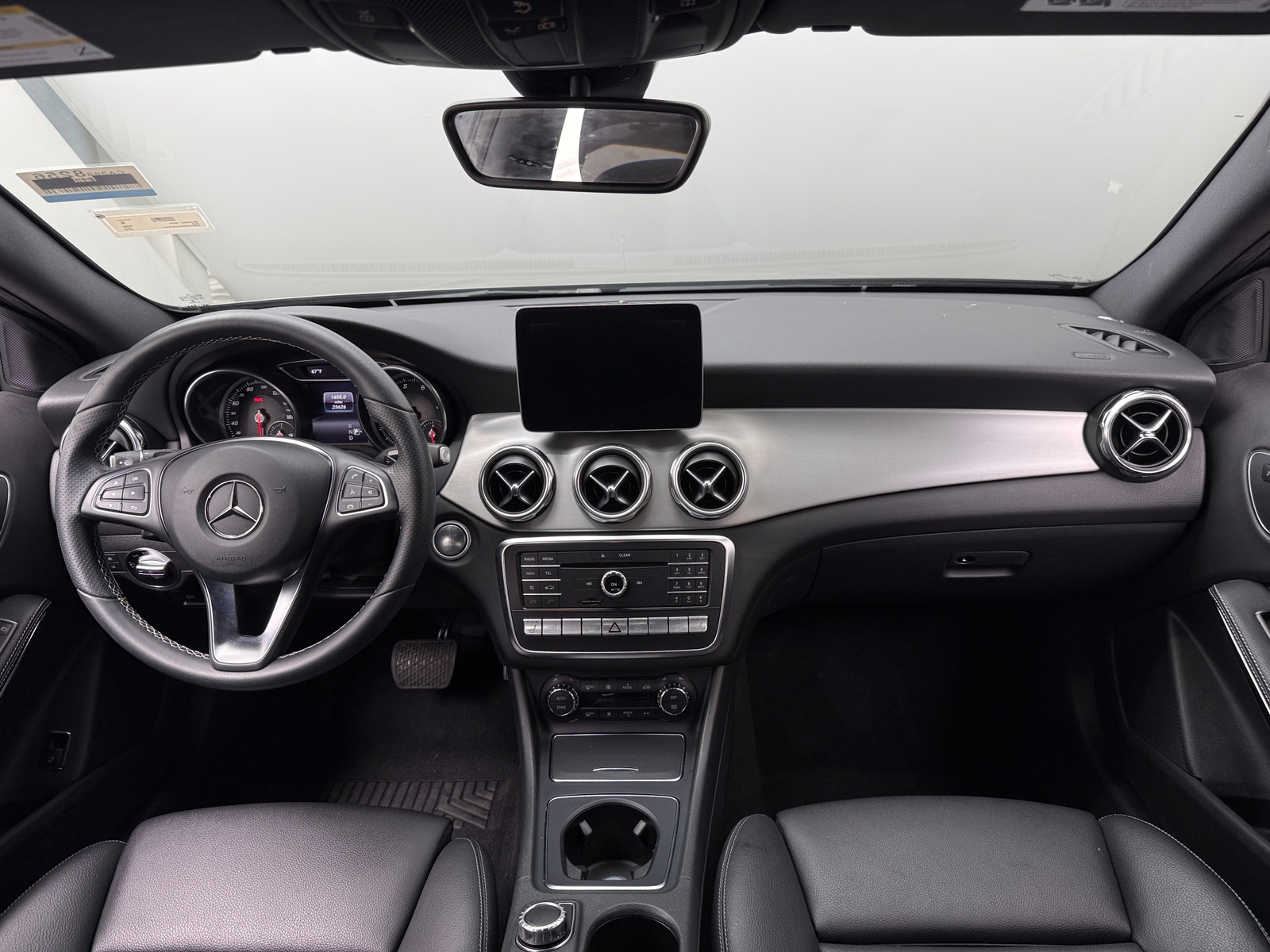 Thumbnail: 2018 Mercedes-Benz GLA - 2