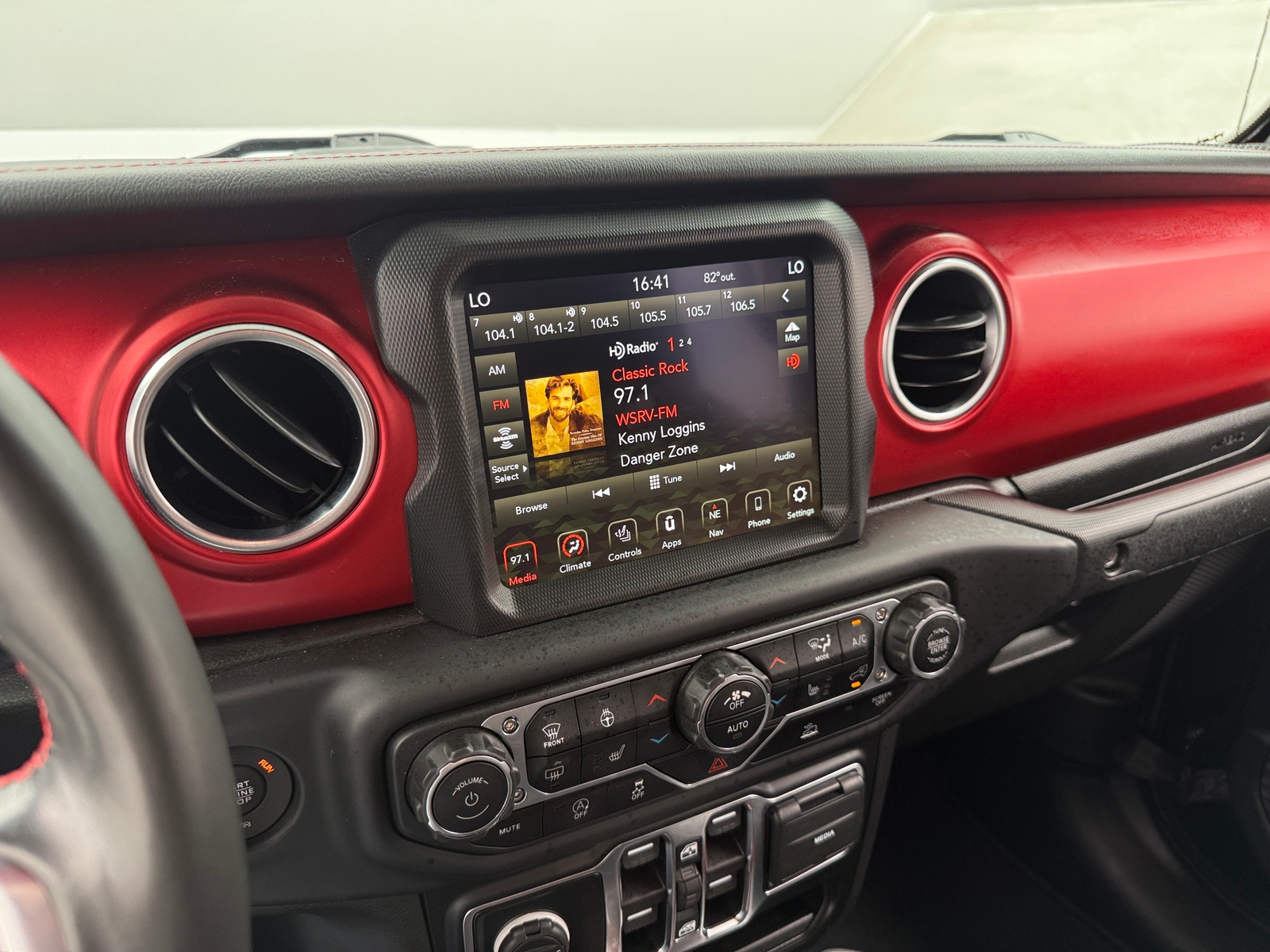 Thumbnail: 2022 Jeep Gladiator - 4