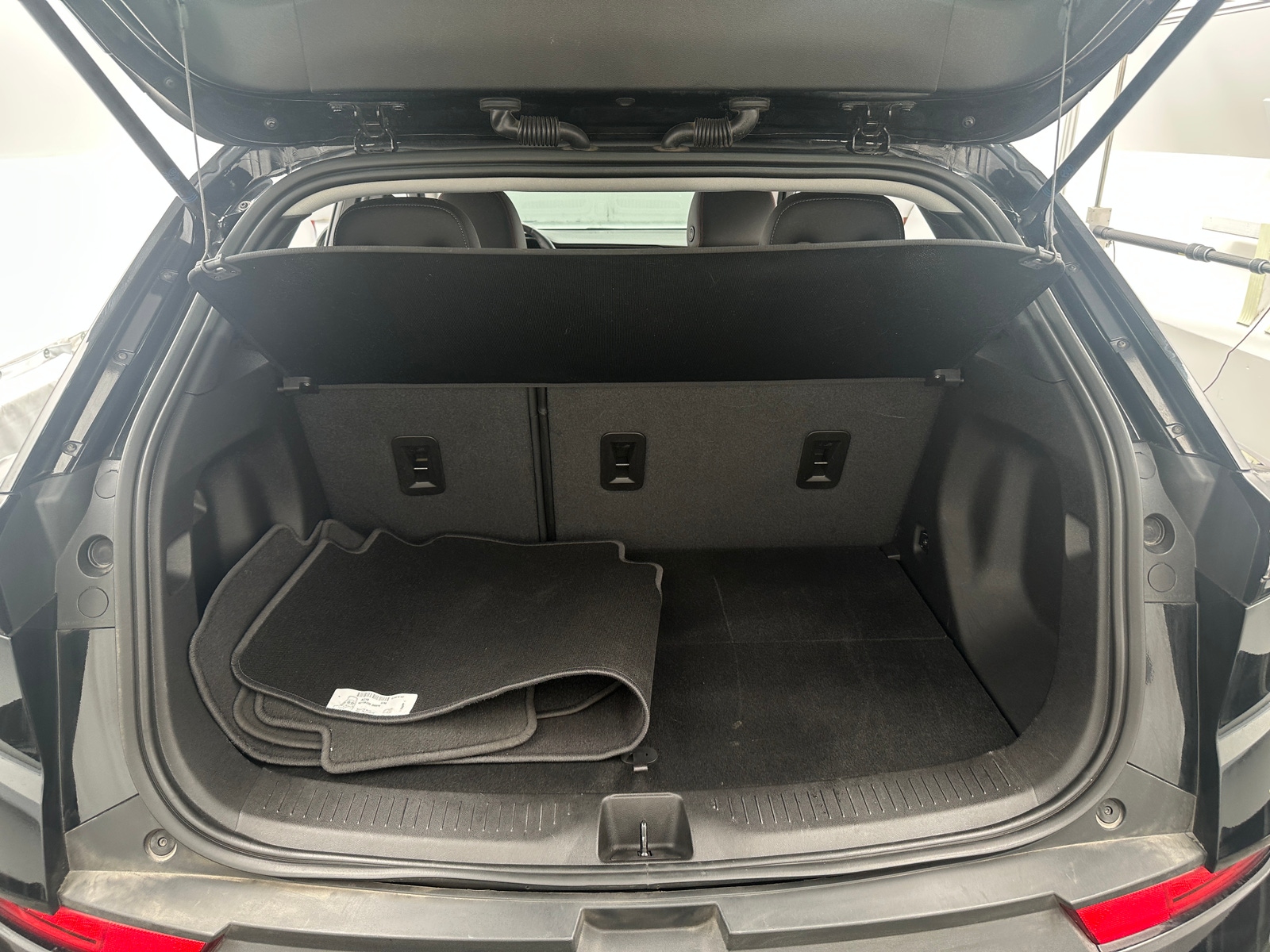 Thumbnail: 2023 Chevrolet Bolt EUV - 6
