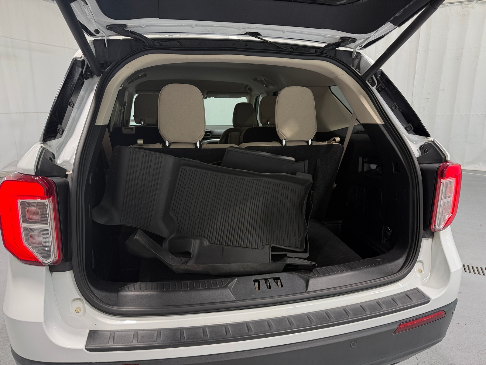 Thumbnail: 2020 Ford Explorer - 7