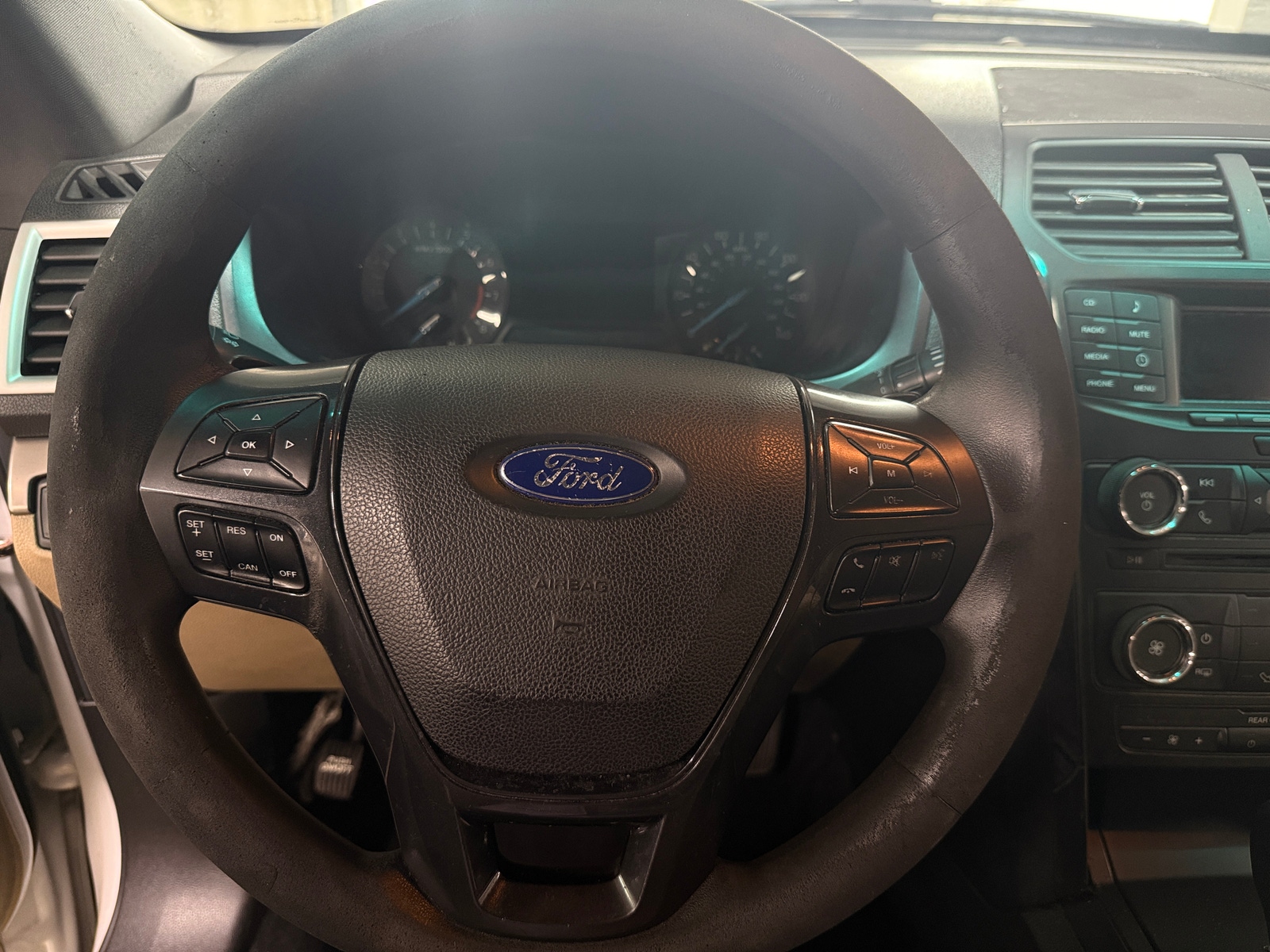 Thumbnail: 2016 Ford Explorer - 5