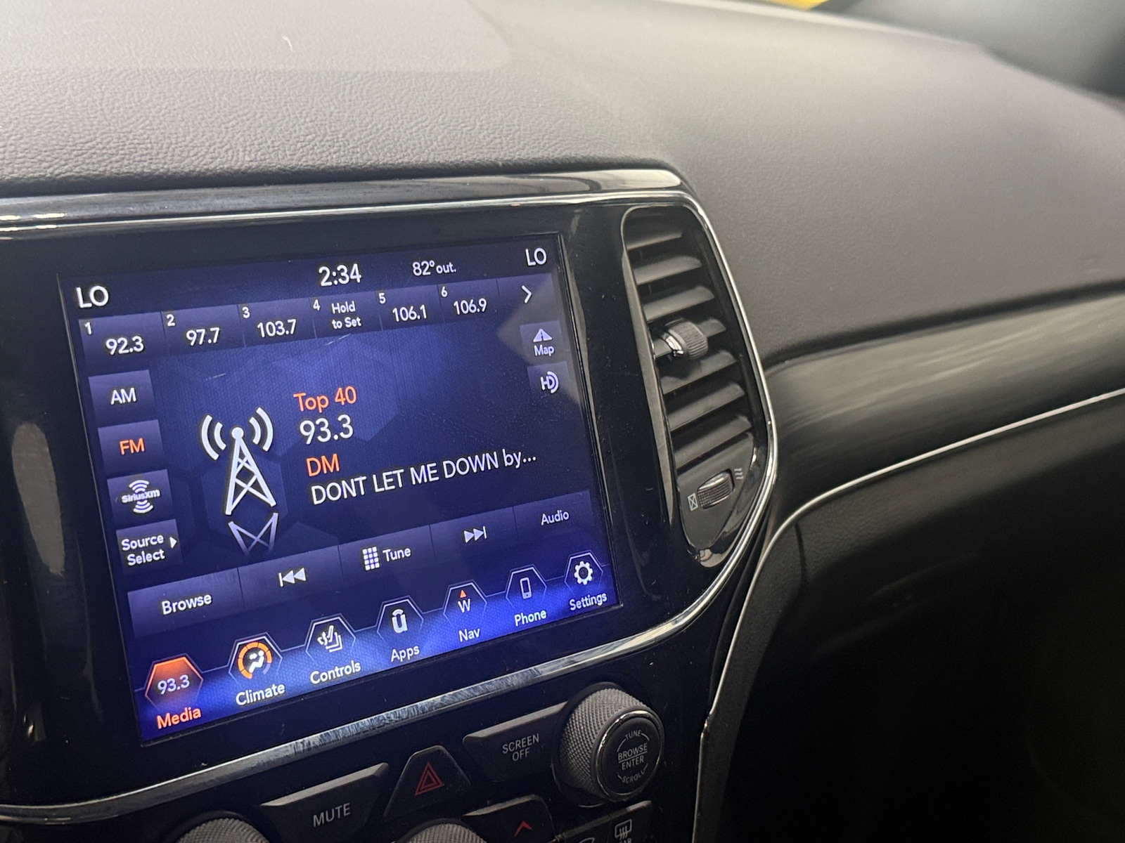 Thumbnail: 2019 Jeep Grand Cherokee - 3
