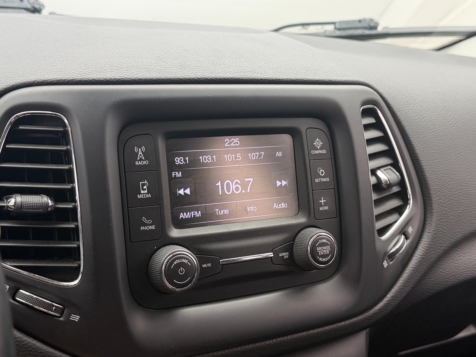 Thumbnail: 2018 Jeep Compass - 4