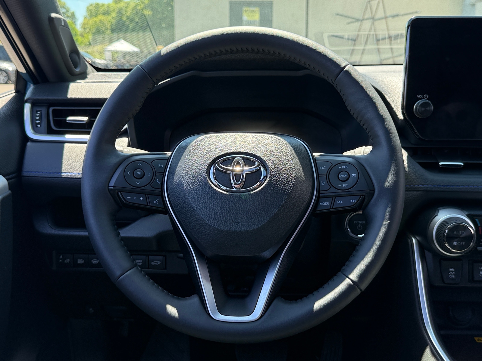 Thumbnail: 2025 Toyota RAV4 - 5