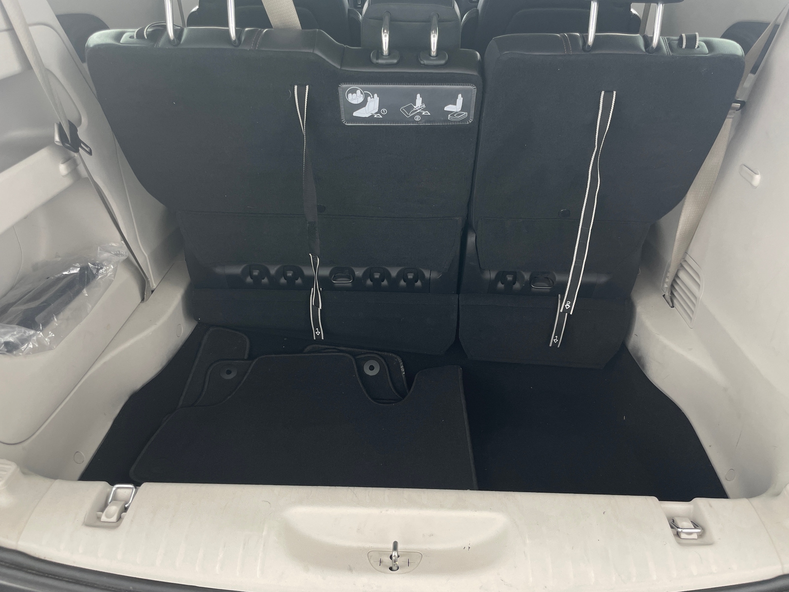 Thumbnail: 2019 Chrysler Pacifica - 6
