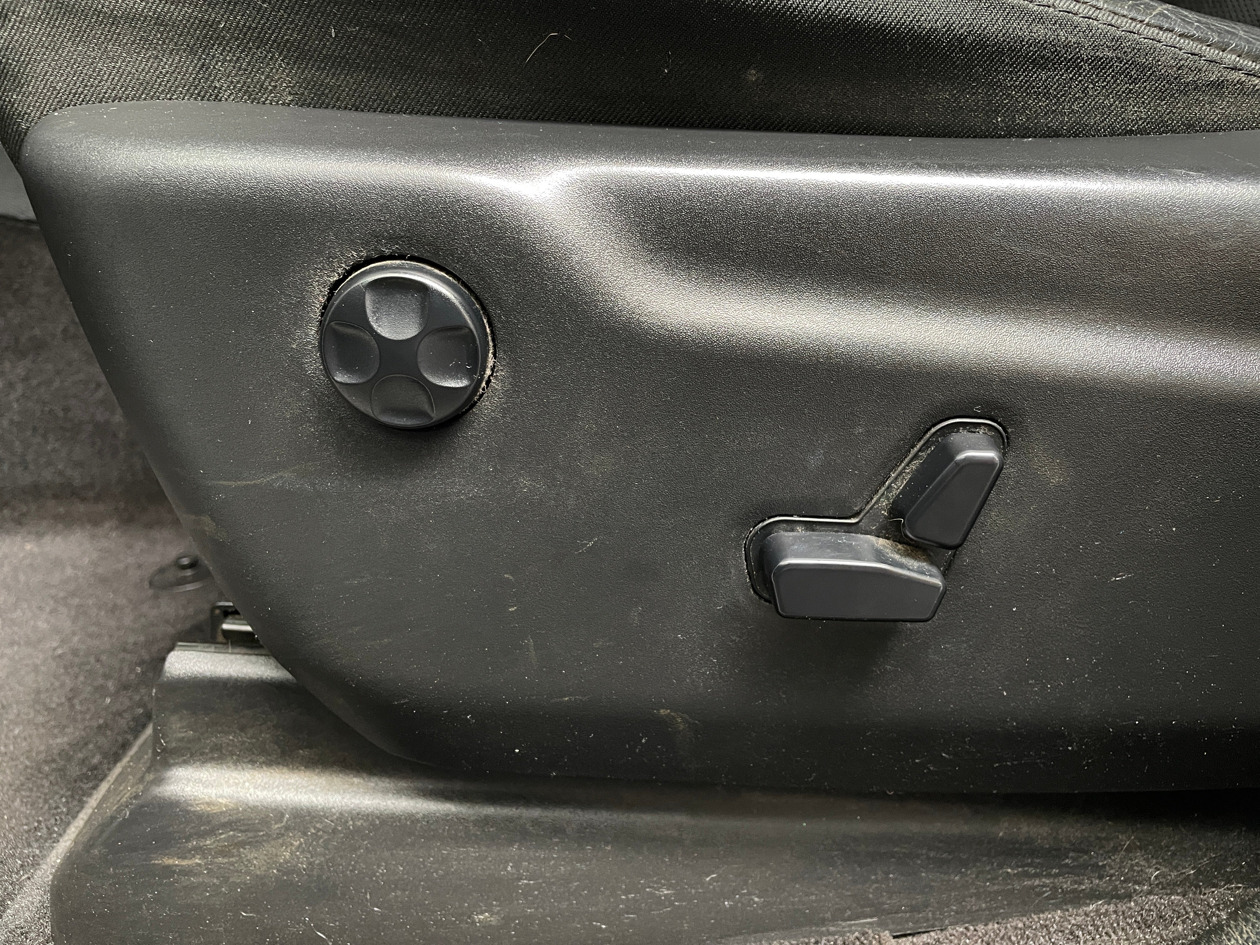 Used 2018 Jeep Grand Cherokee Altitude with VIN 1C4RJFAG8JC210526 for sale in Pewaukee, WI