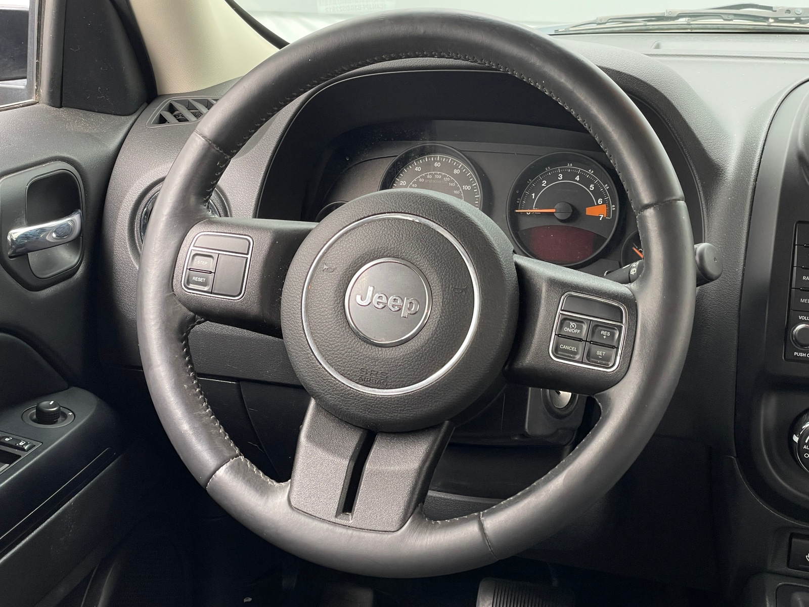 Thumbnail: 2016 Jeep Patriot - 5