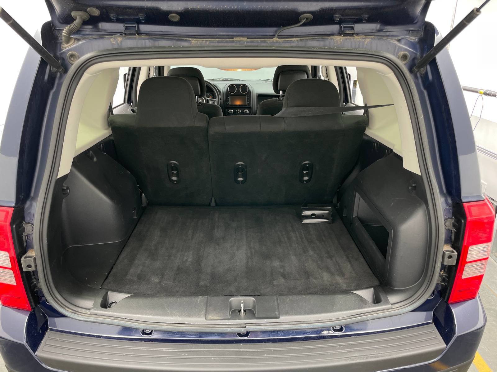 Thumbnail: 2016 Jeep Patriot - 7