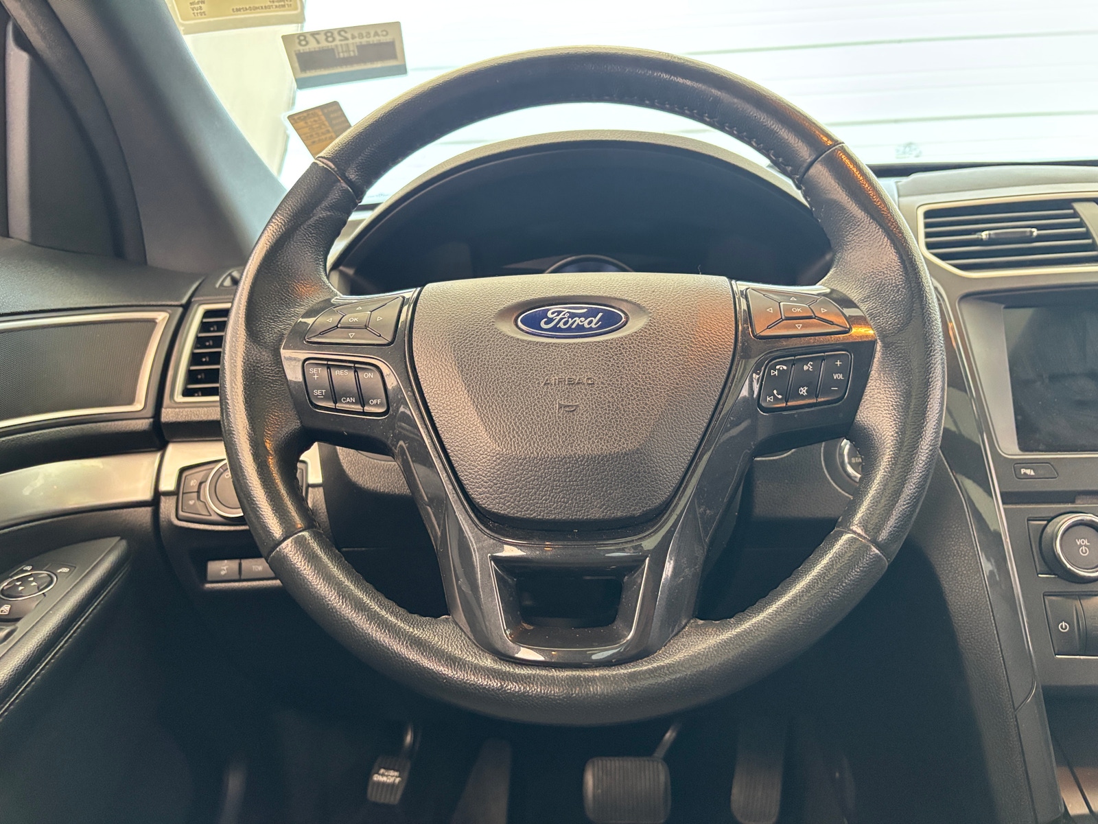 Thumbnail: 2017 Ford Explorer - 4