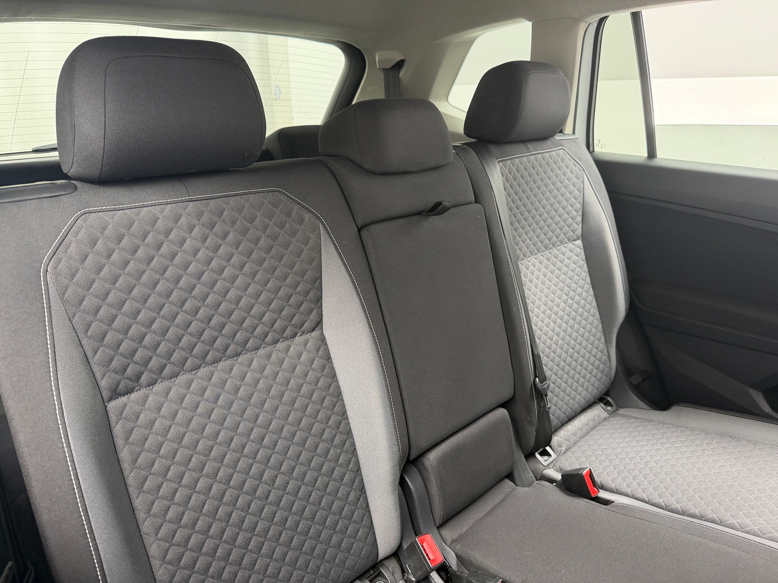 Thumbnail: 2021 Volkswagen Tiguan - 6
