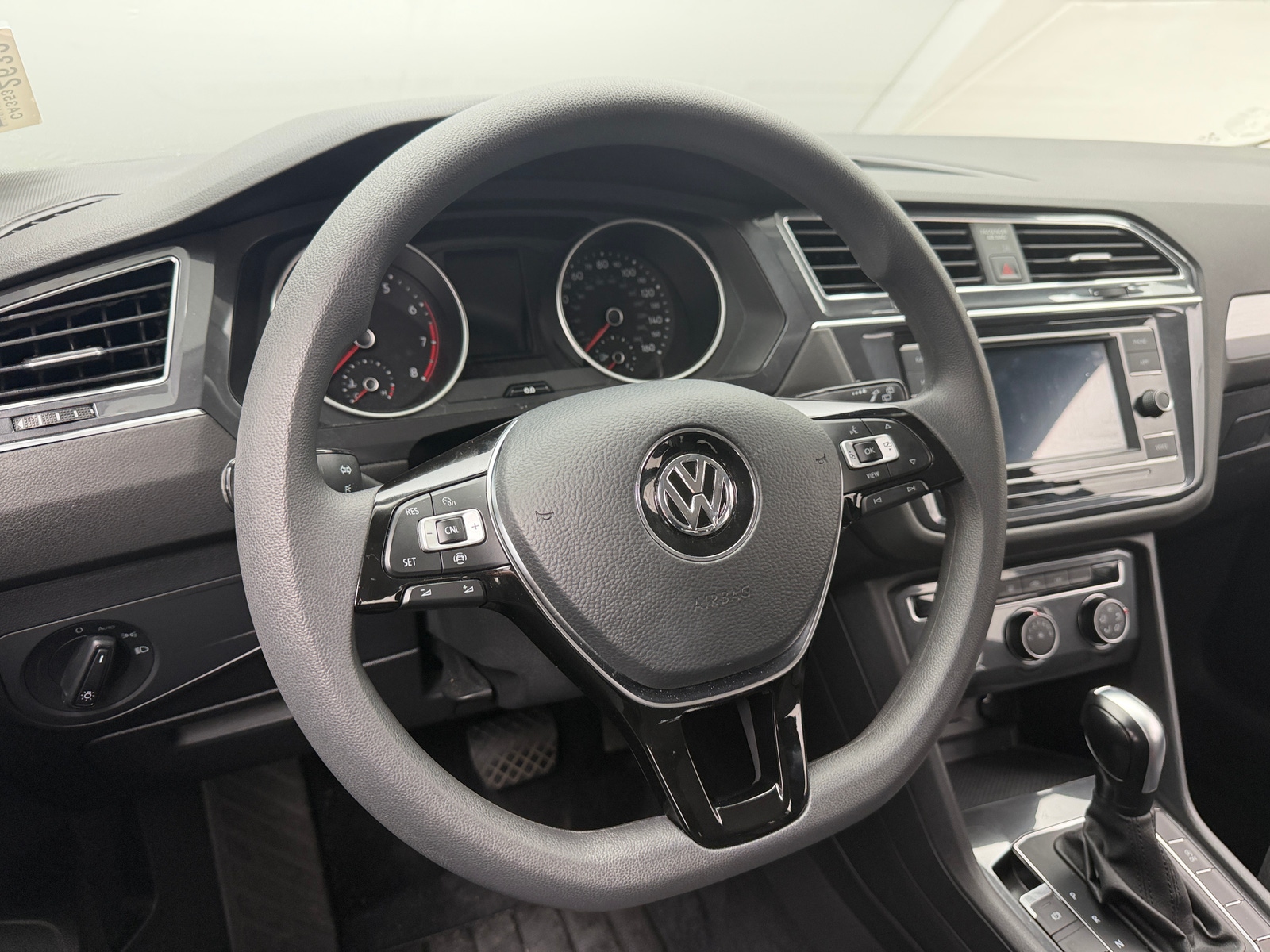Thumbnail: 2021 Volkswagen Tiguan - 5