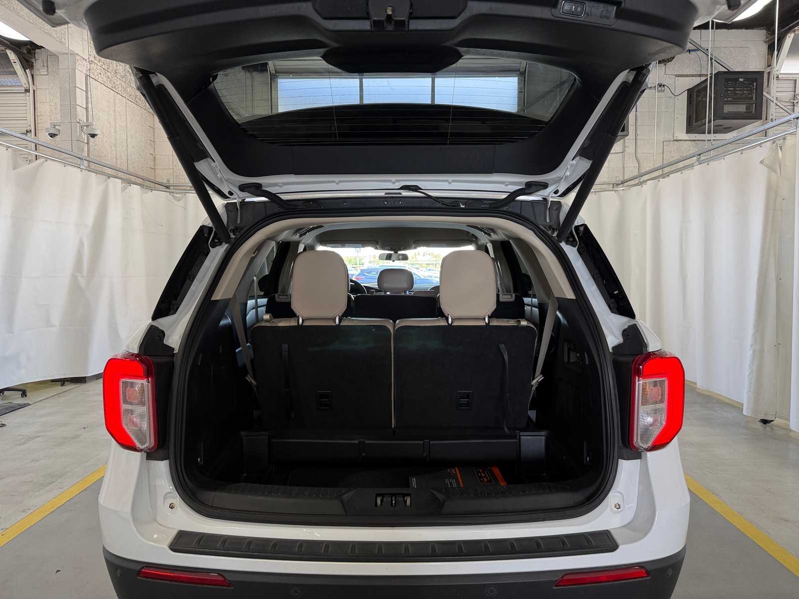 Thumbnail: 2021 Ford Explorer - 7