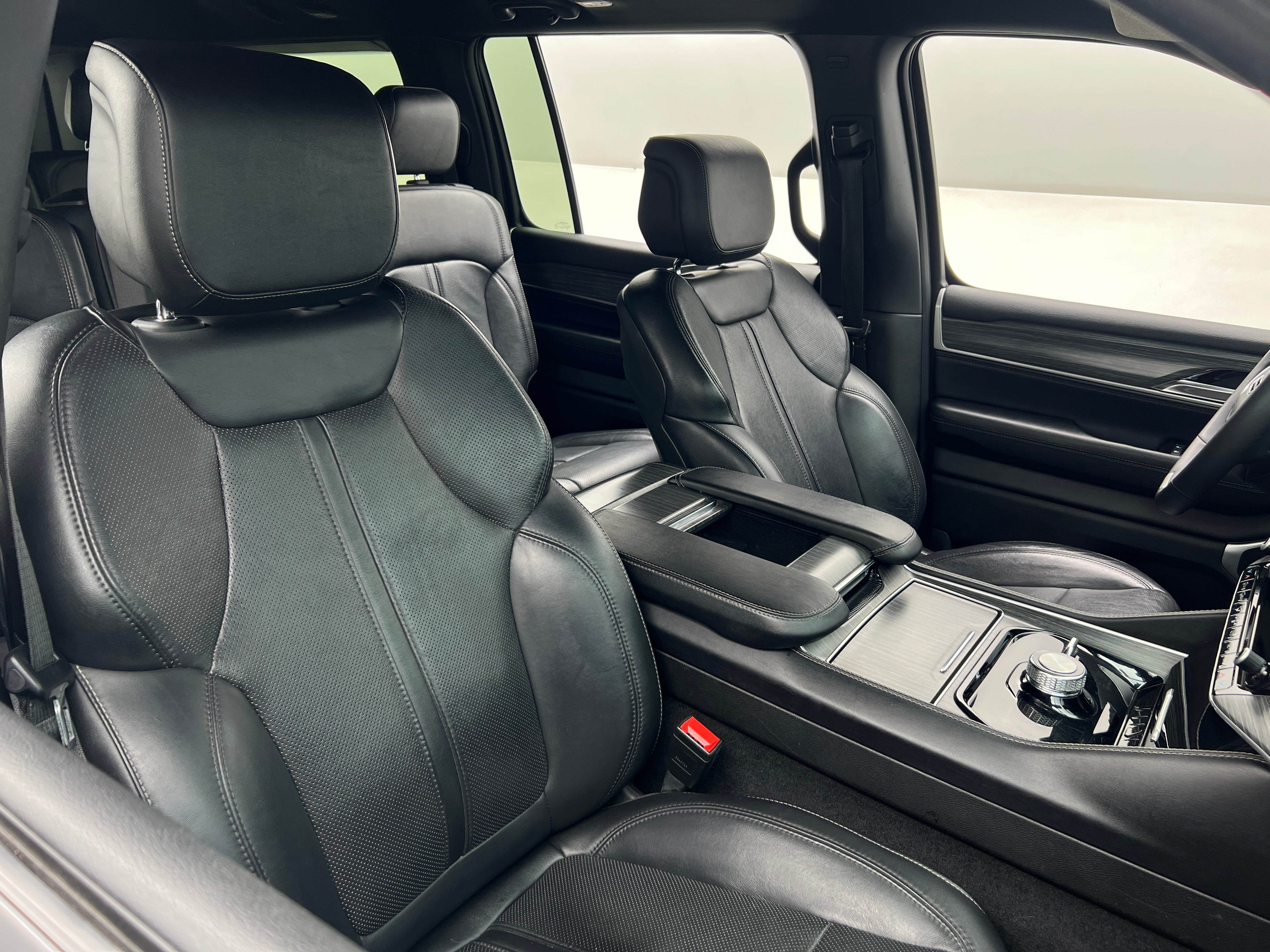 2023 Jeep Wagoneer L
