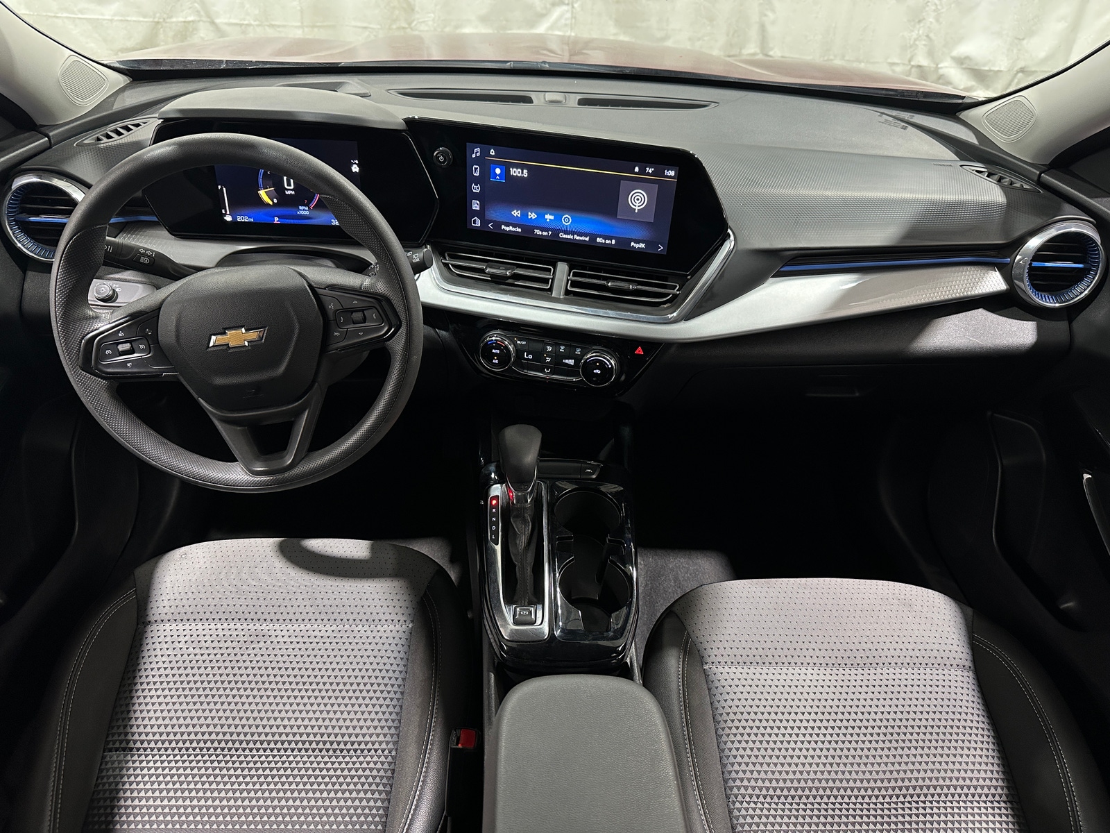 Thumbnail: 2025 Chevrolet Trax - 3