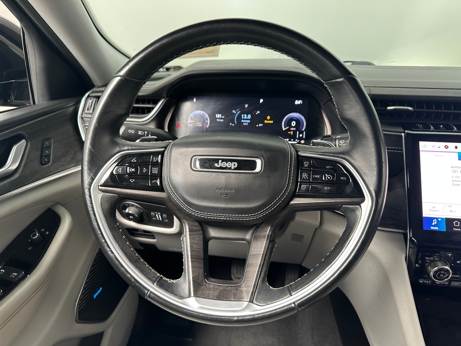 Thumbnail: 2021 Jeep Grand Cherokee L - 4