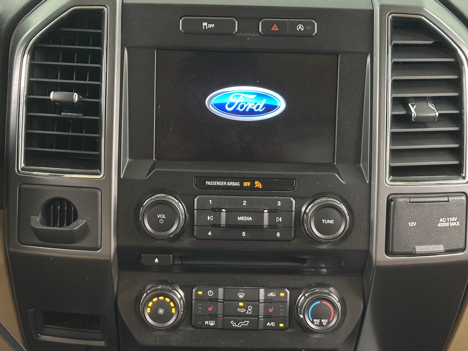 Thumbnail: 2018 Ford Econoline - 4