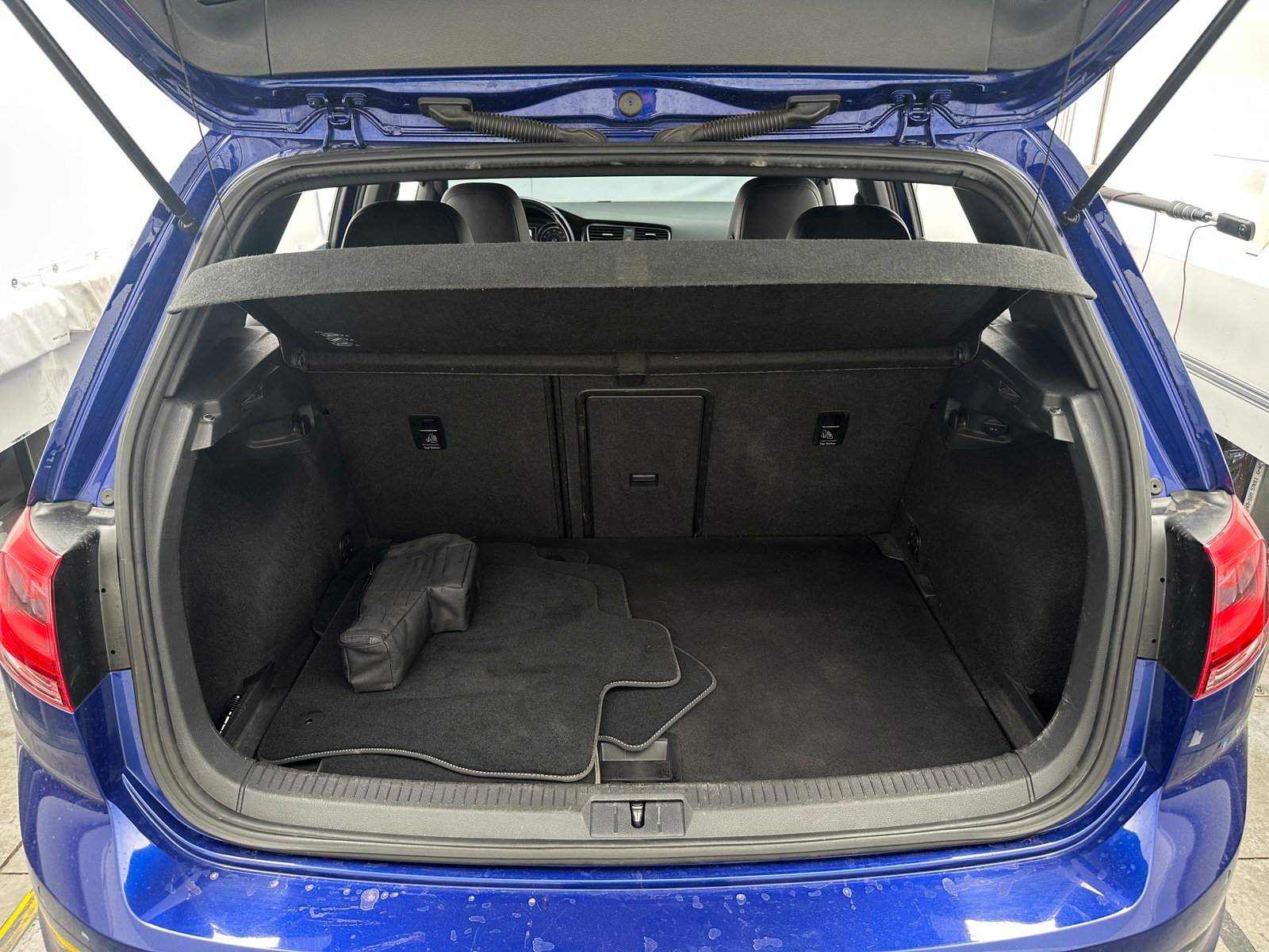 Thumbnail: 2015 Volkswagen Golf - 6