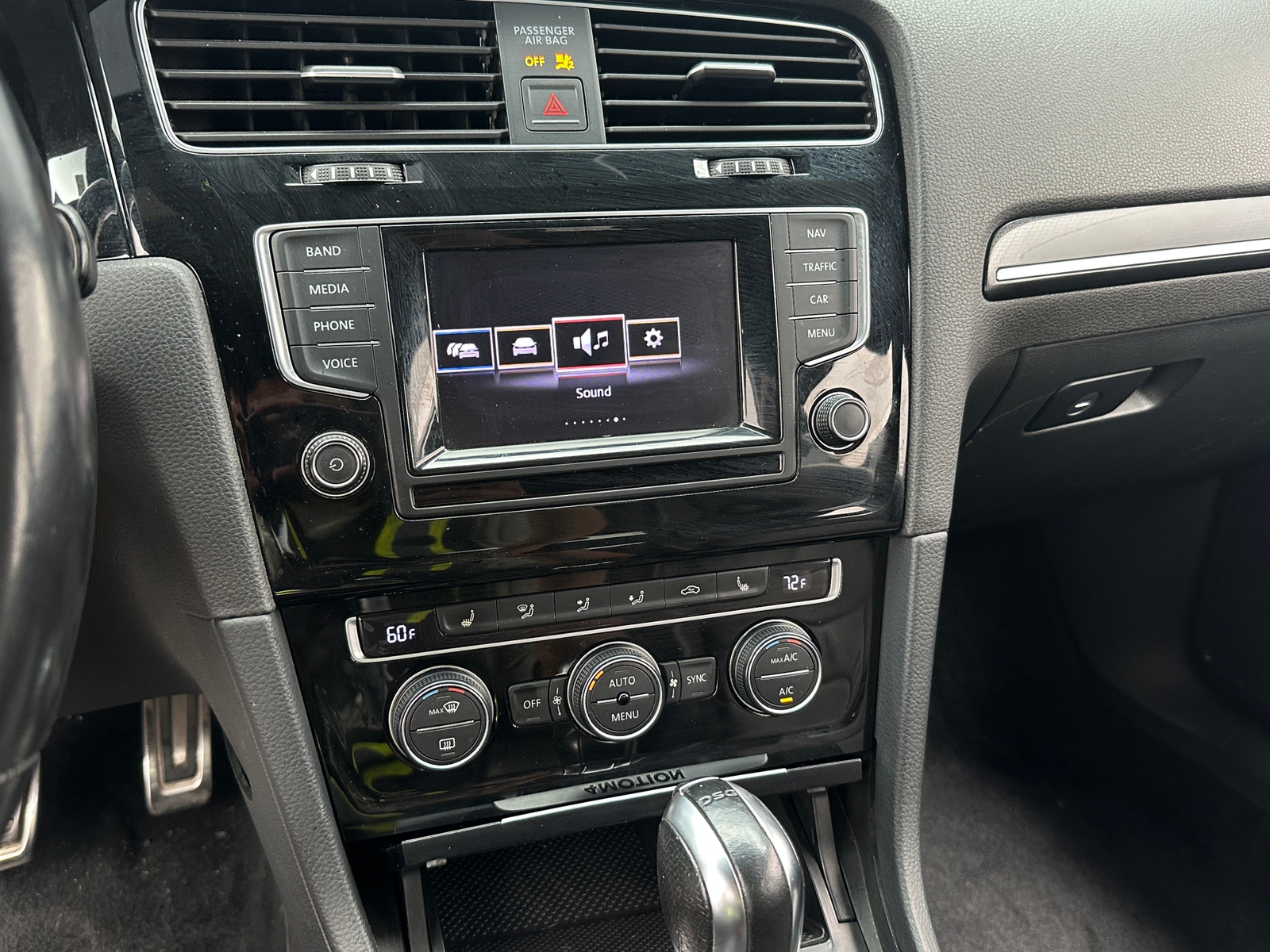 Thumbnail: 2015 Volkswagen Golf - 3