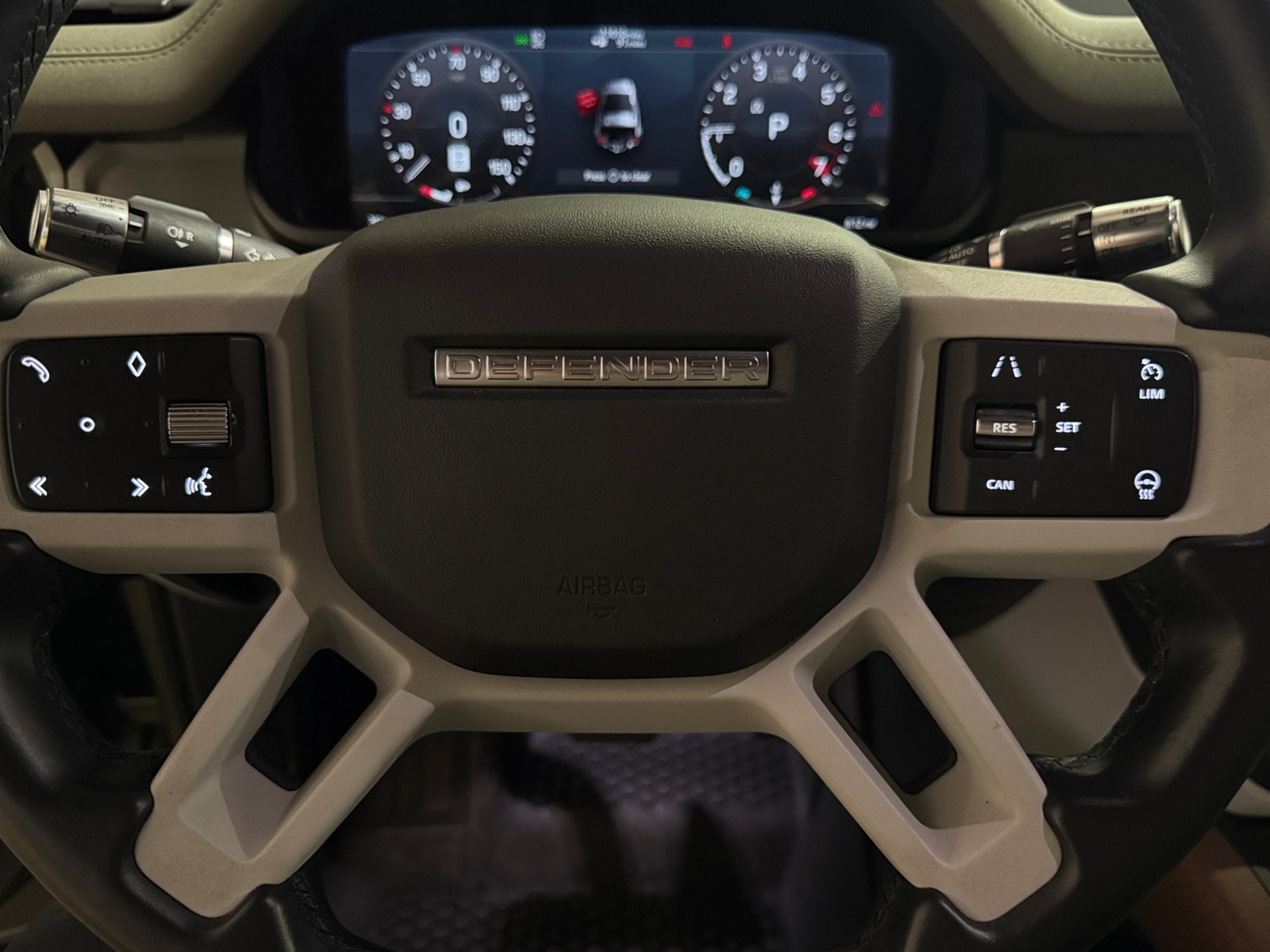Thumbnail: 2022 Land Rover Defender - 5