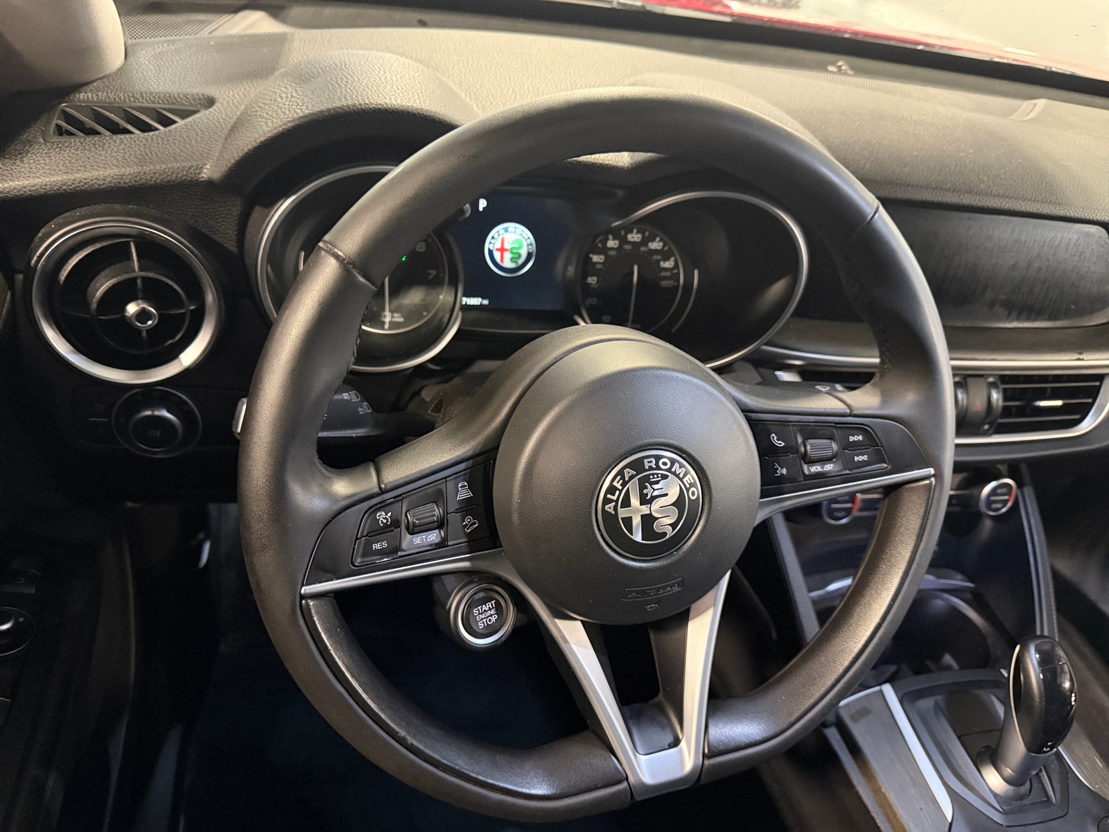 Thumbnail: 2018 Alfa Romeo Stelvio - 4