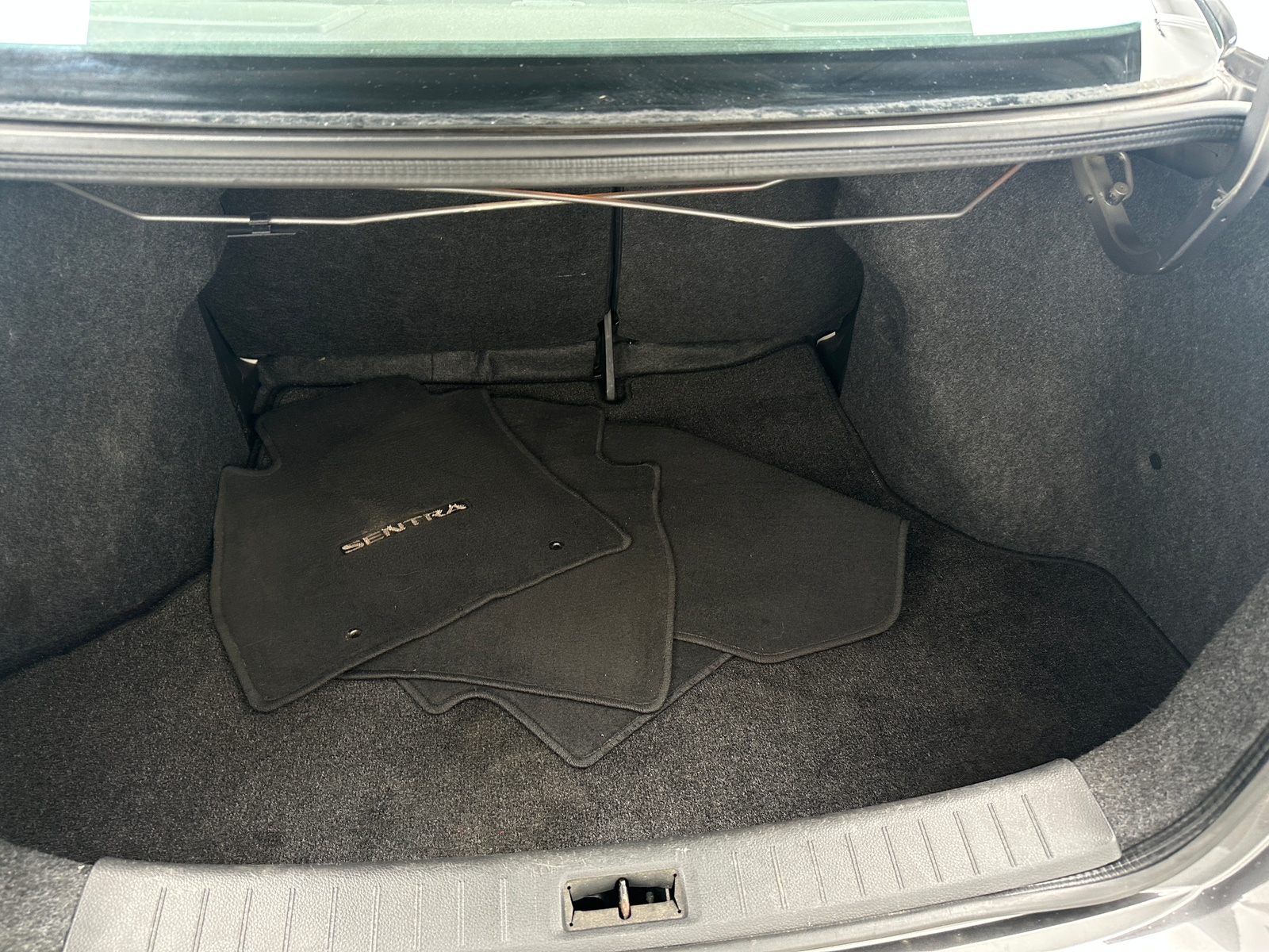 Thumbnail: 2016 Nissan Sentra - 7