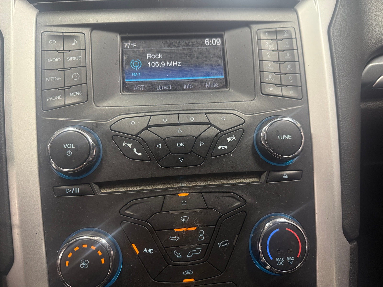 Thumbnail: 2016 Ford Fusion - 4