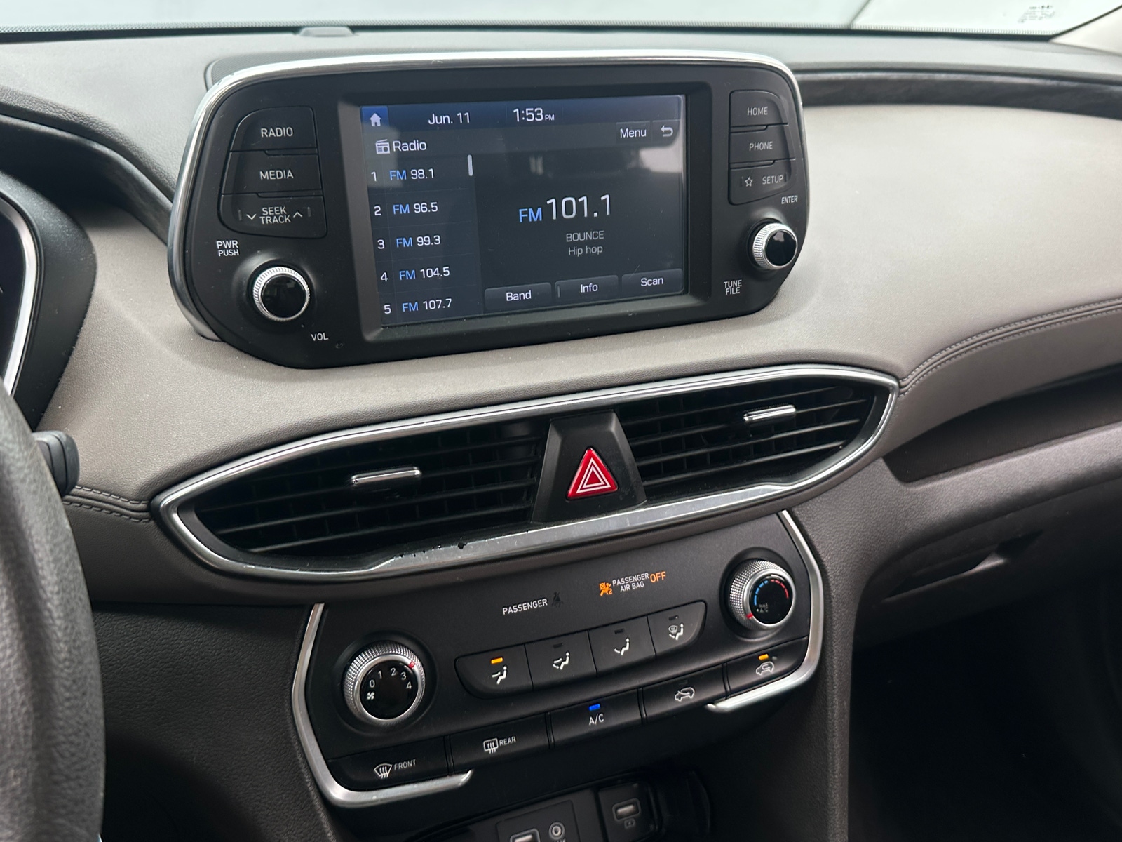 Thumbnail: 2019 Hyundai Santa Fe - 4