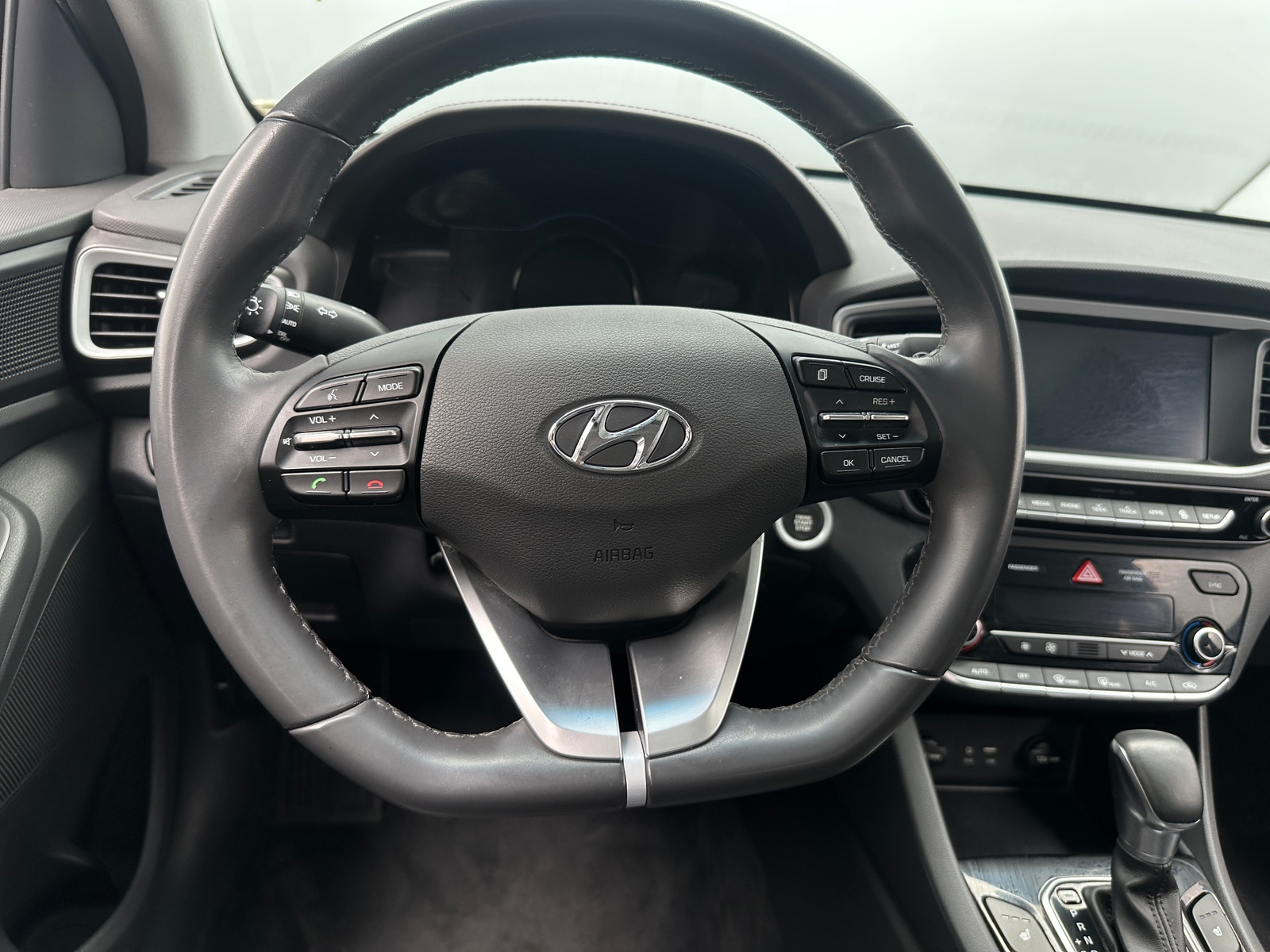 Thumbnail: 2017 Hyundai Ioniq - 4