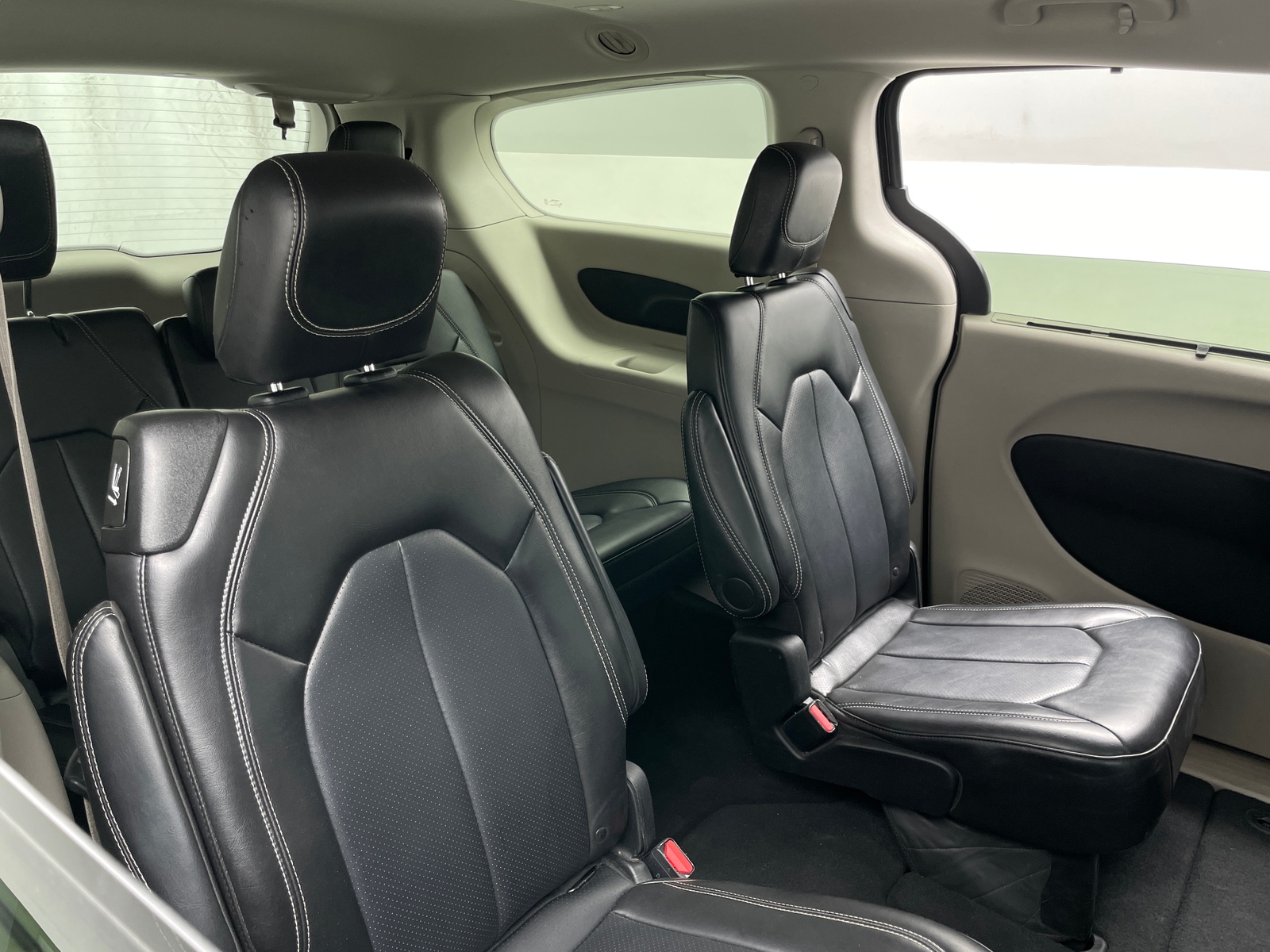 Thumbnail: 2024 Chrysler Pacifica - 5