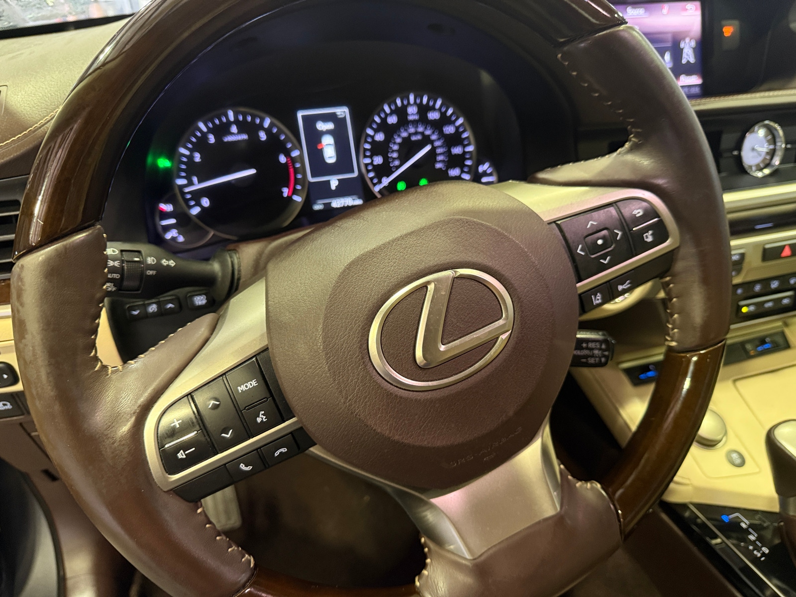 Thumbnail: 2018 Lexus ES - 4