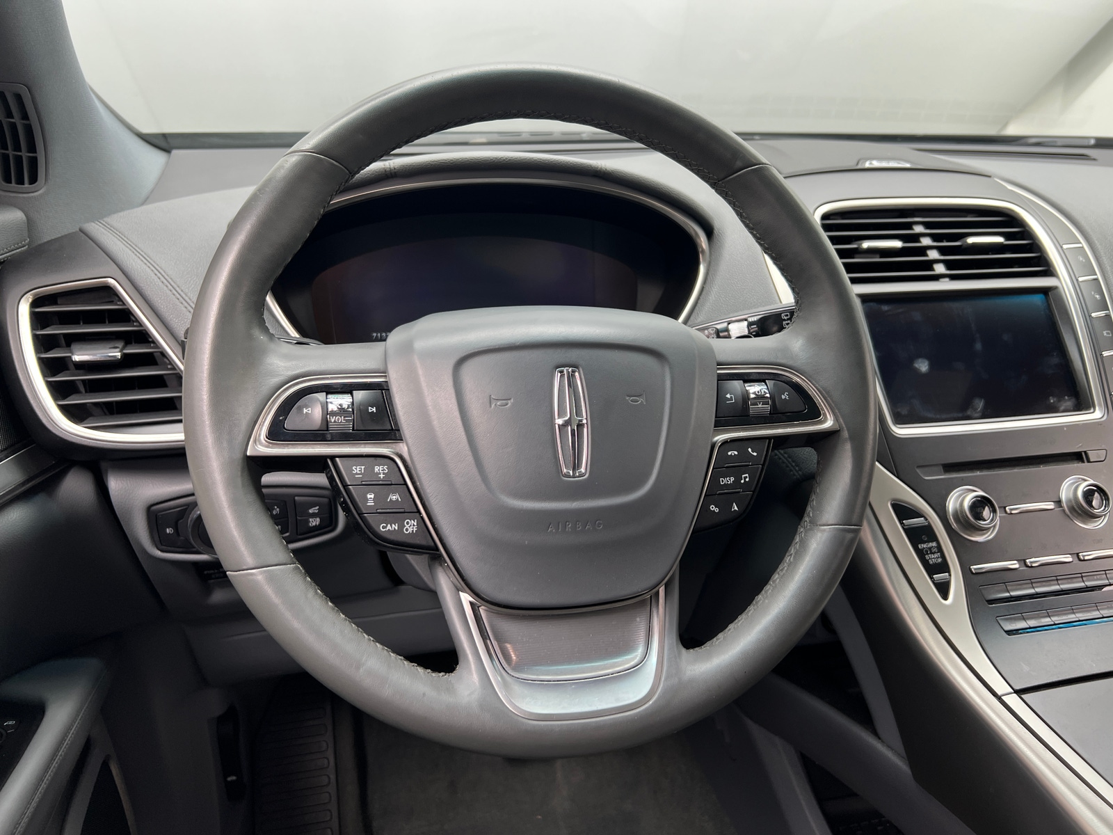 Thumbnail: 2019 Lincoln Nautilus - 4