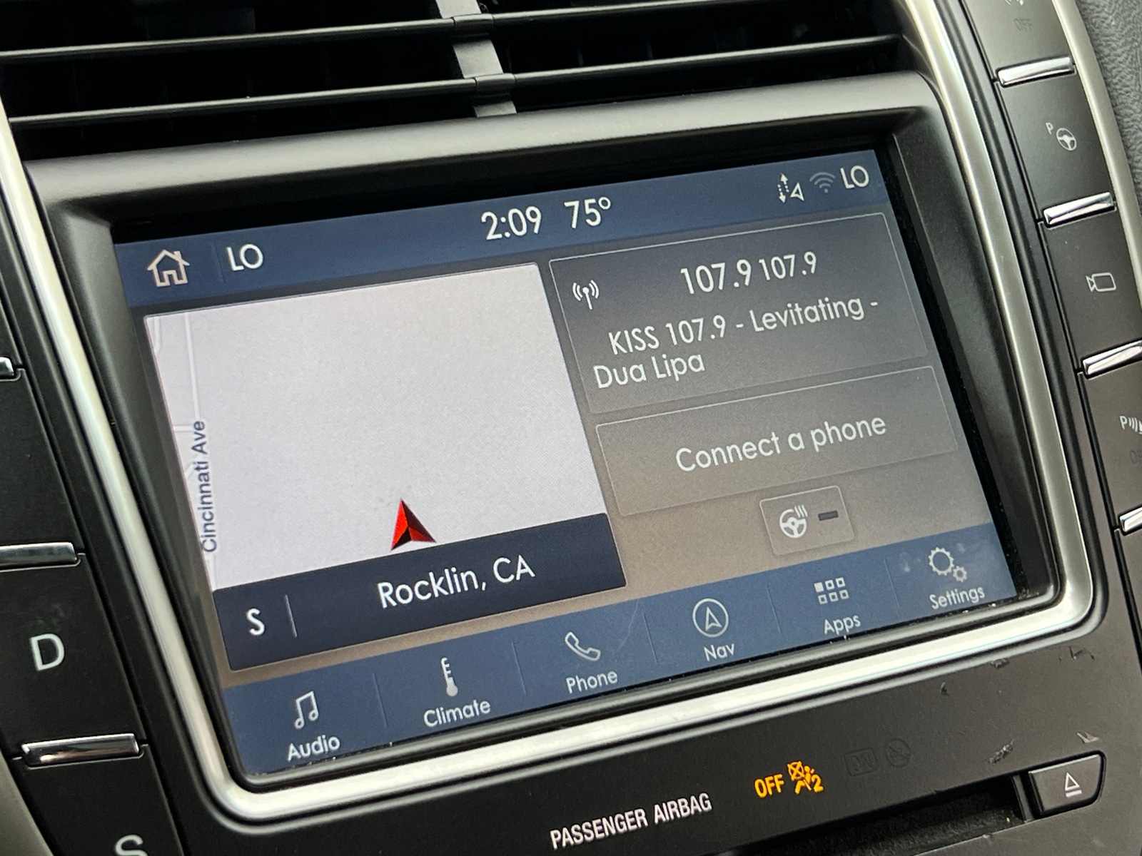 Thumbnail: 2019 Lincoln Nautilus - 3