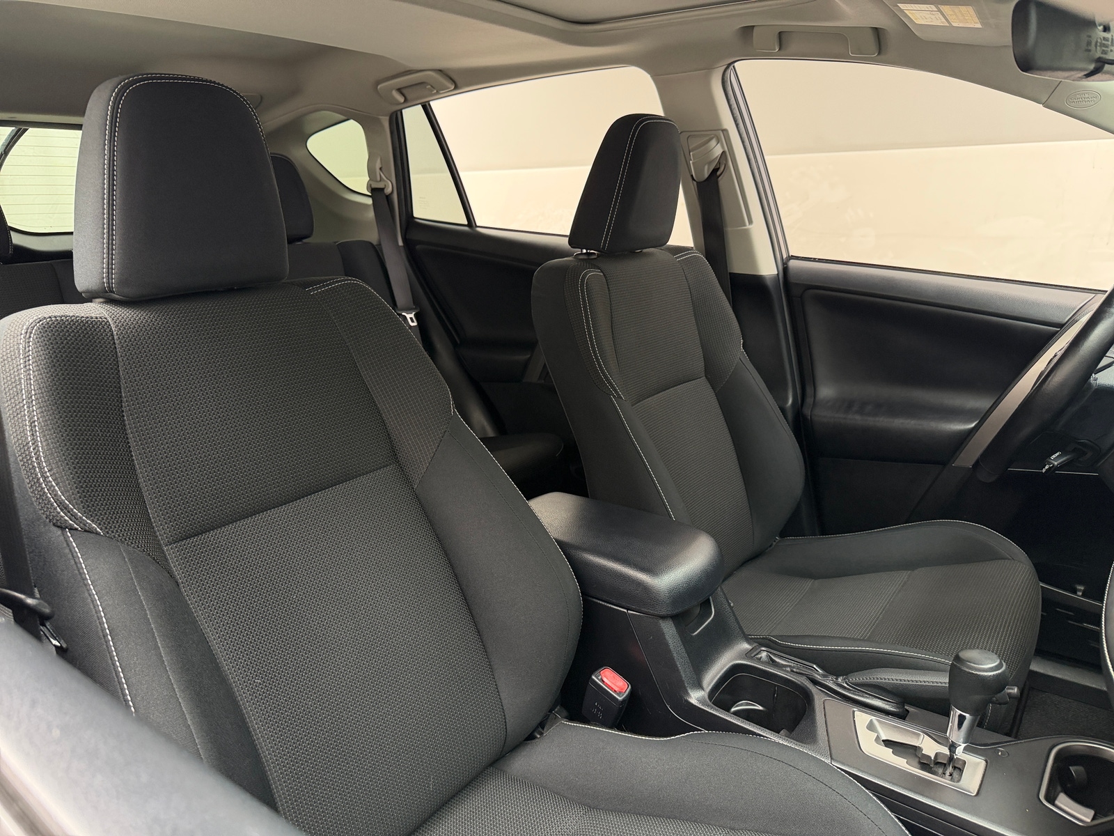 Thumbnail: 2016 Toyota RAV4 - 2