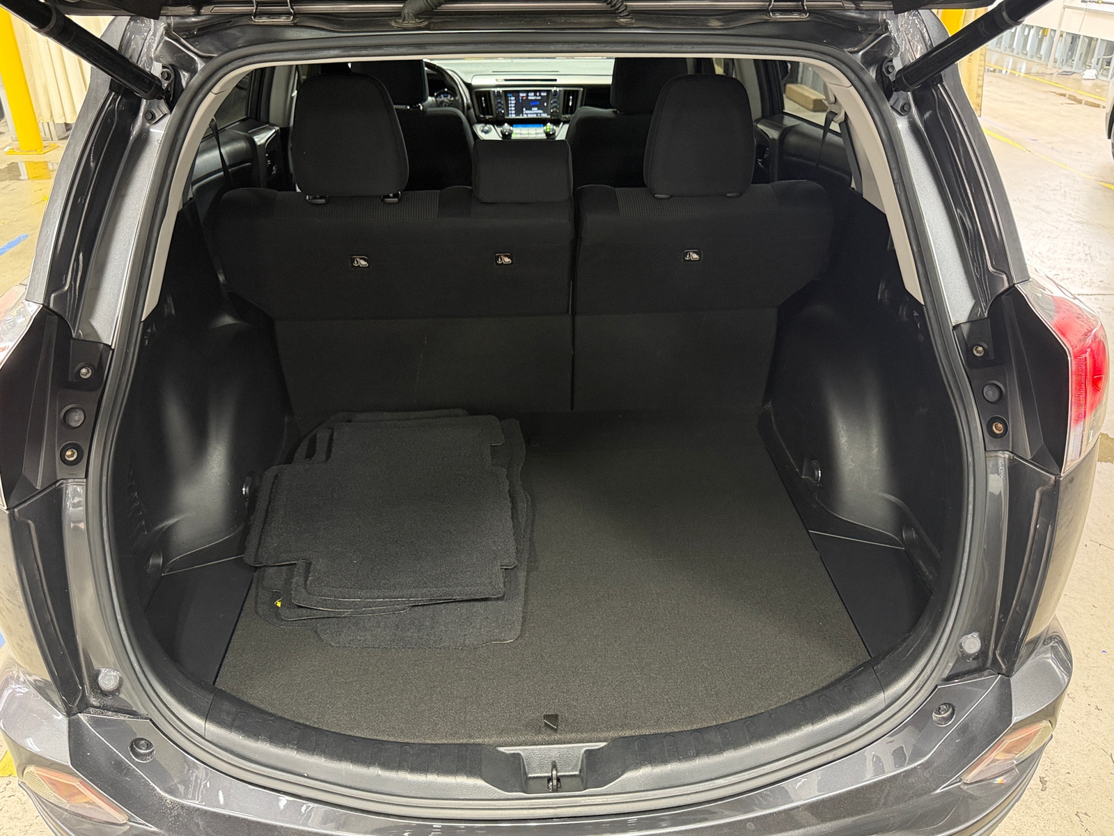 Thumbnail: 2016 Toyota RAV4 - 7