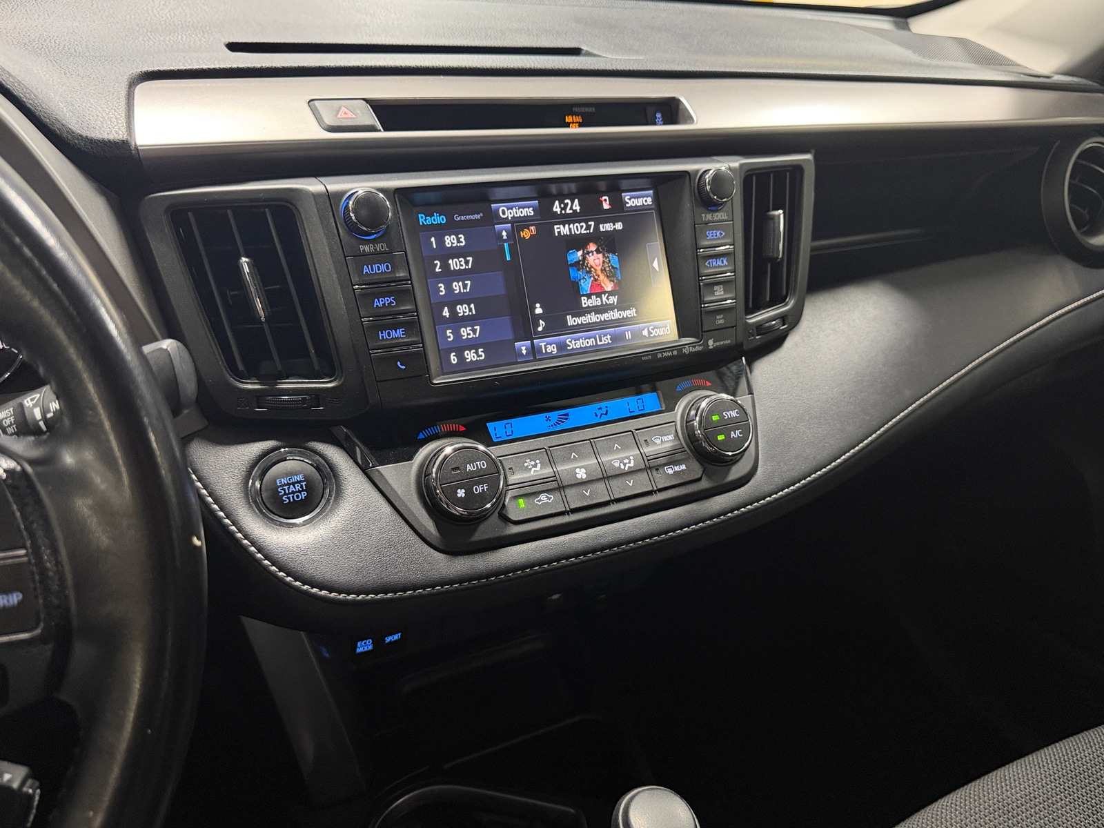 Thumbnail: 2016 Toyota RAV4 - 4