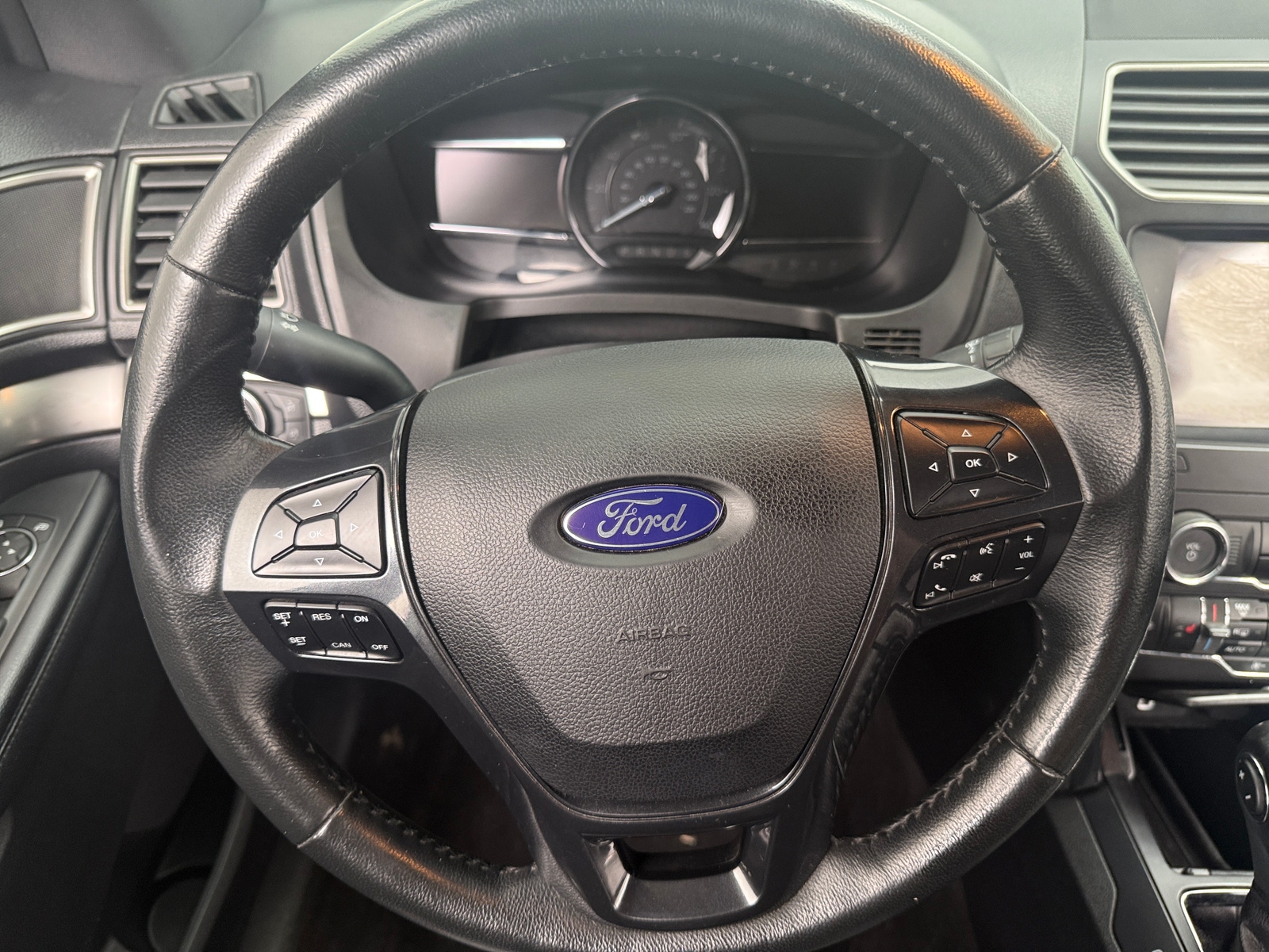 Thumbnail: 2019 Ford Explorer - 5
