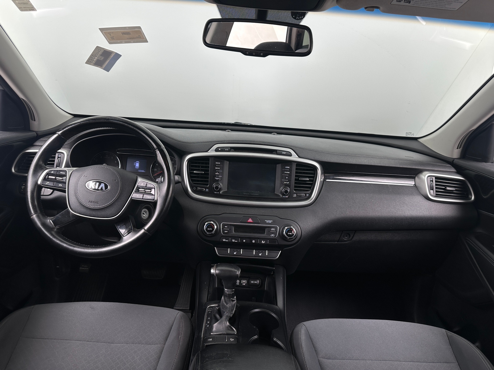 Thumbnail: 2019 Kia Sorento - 3
