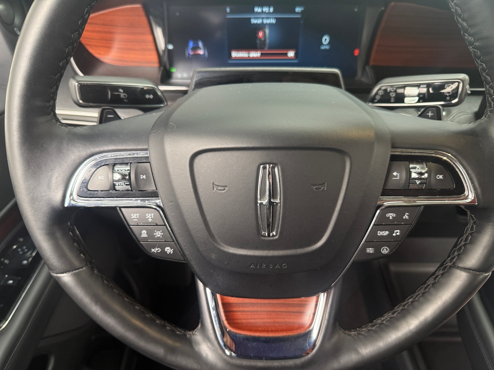 Thumbnail: 2024 Lincoln Navigator L - 4