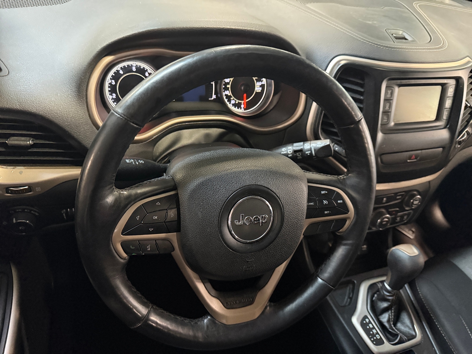 Thumbnail: 2018 Jeep Cherokee - 5
